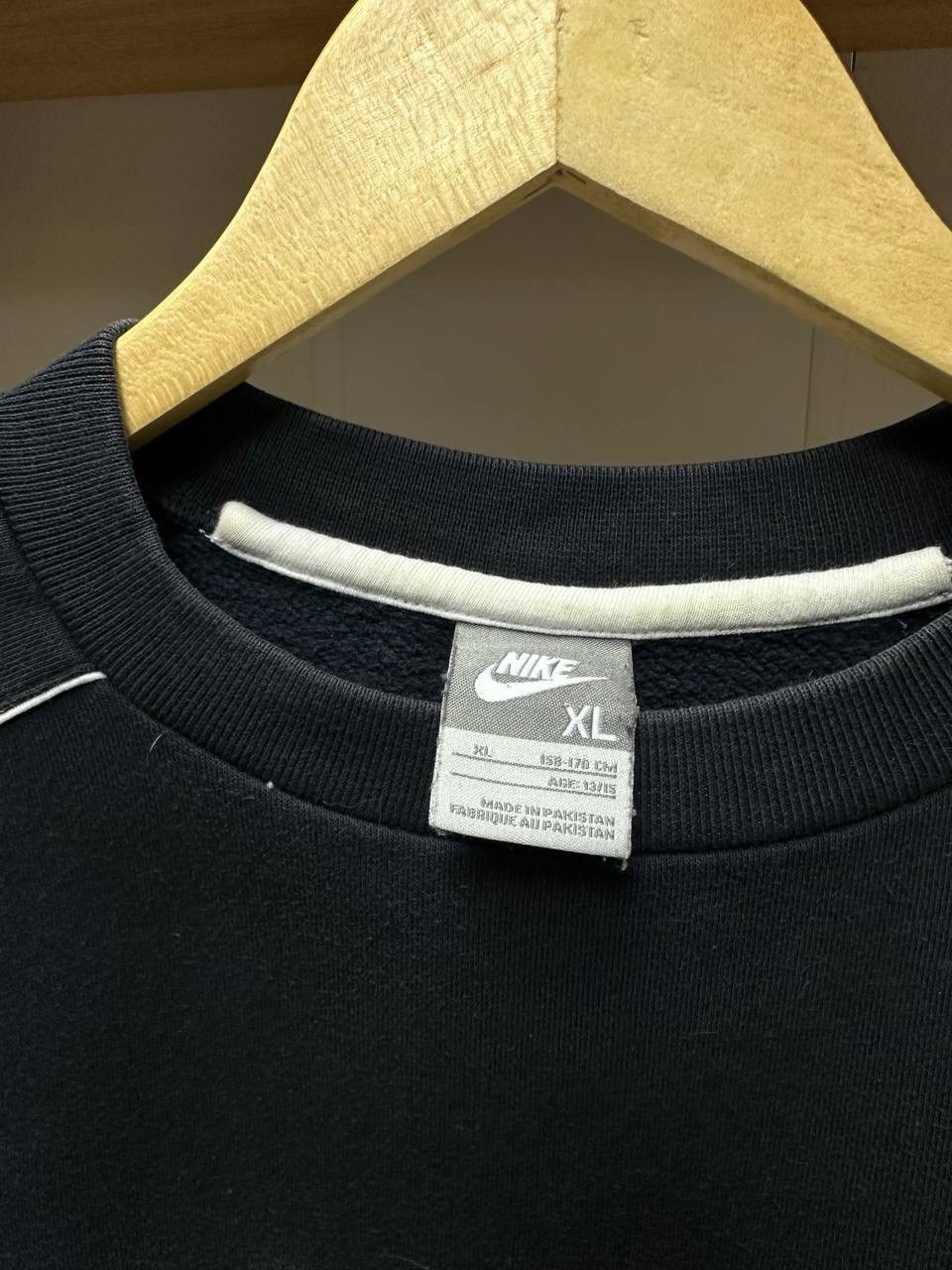 Nike × Nike ACG × Vintage Vintage Nike Black Center Logo Sweatshirt Size US S / EU 44-46 / 1 - 7 Thumbnail