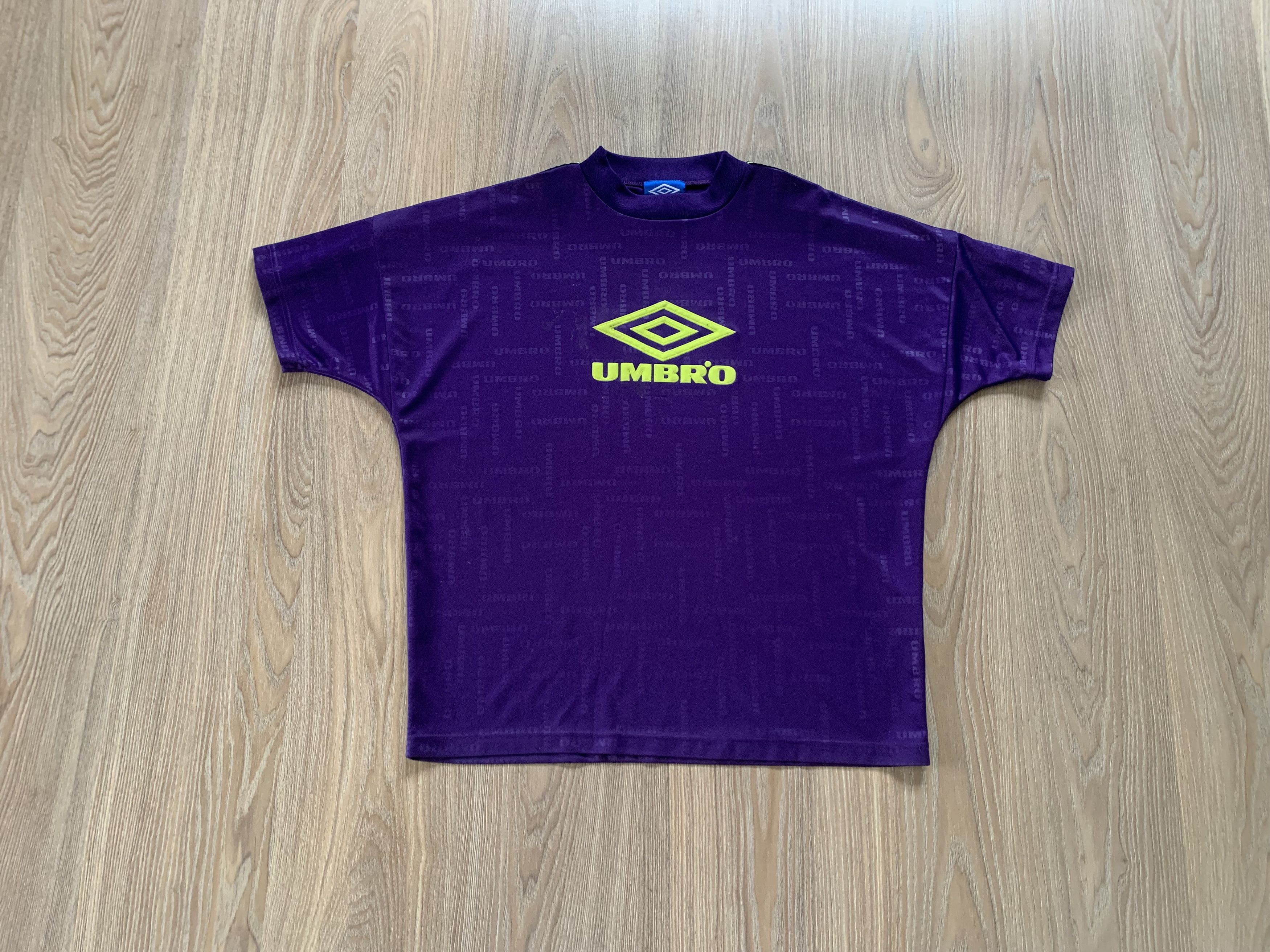 Umbro Umbro Vintage Monogram Football Soccer T Shirt Jersey Size US L / EU 52-54 / 3 - 13 Thumbnail
