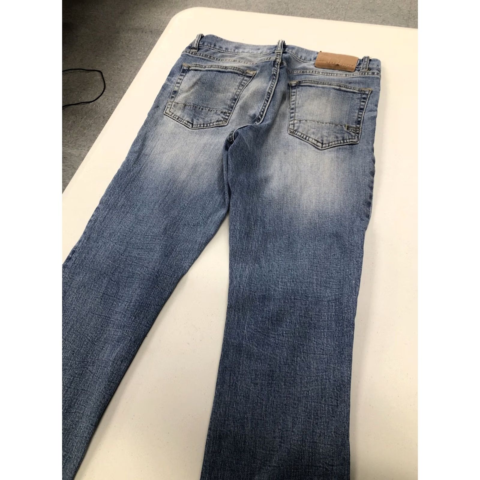 Vintage Aeropostale Skinny Jeans 30x29 Denim Blue Mens Slim Jeans Blue 5-Pocket Denim Cotton Blend Button Zip West Coast Classic Denim Blue Mens Size US 29 - 3 Thumbnail