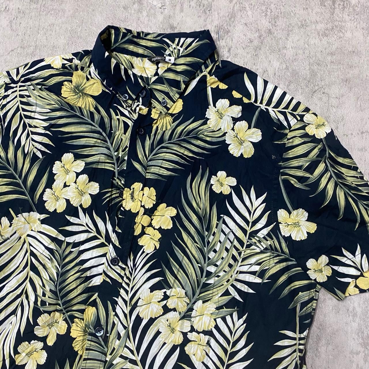 Other Black and yellow Hawaiian button-up shirt #HawaiianShirt Size US M / EU 48-50 / 2 - 2 Thumbnail
