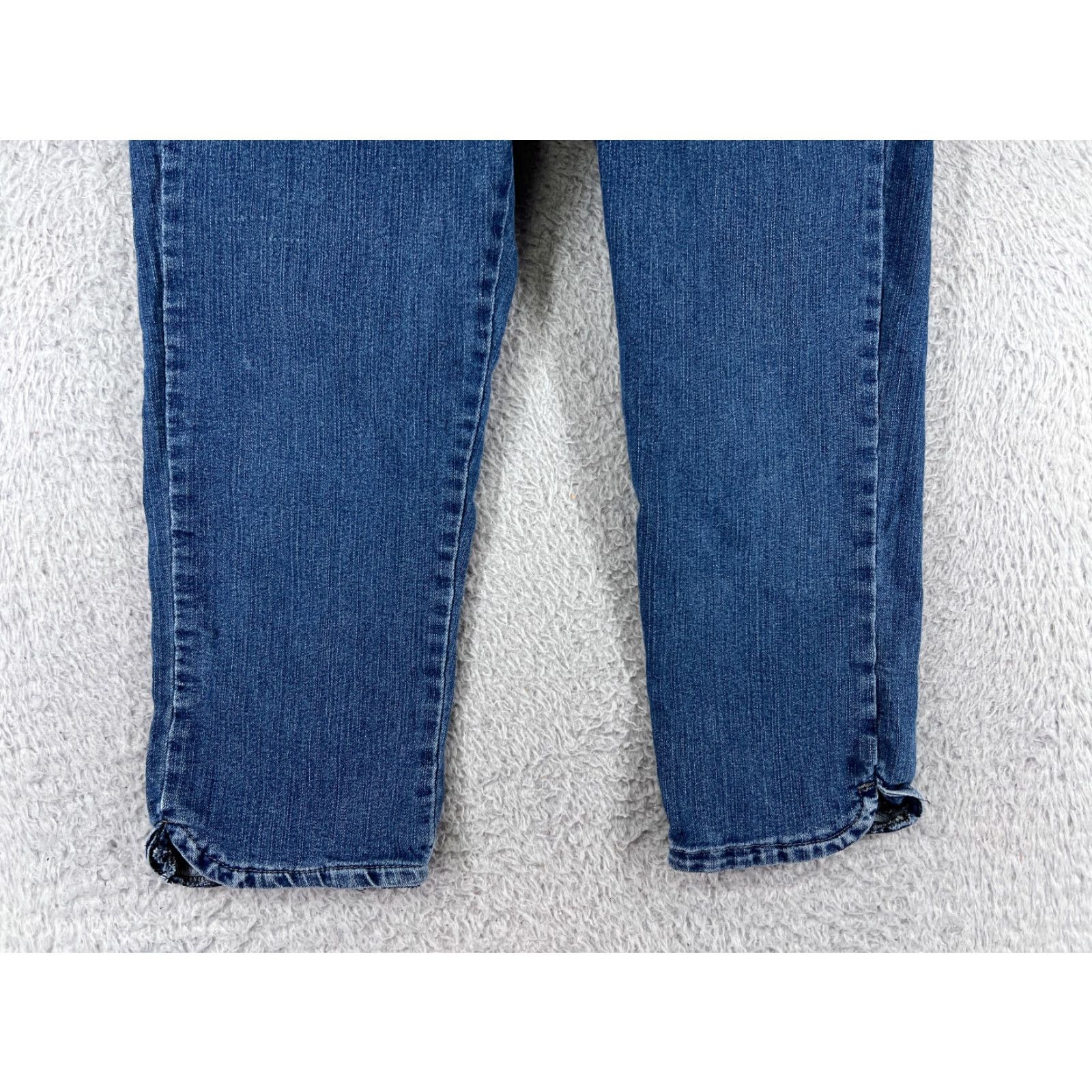 Lee Lee Womens Capri Jeans Medium Wash Blue Cotton Blend Stretch 8 Embroidered Logo Modern Size 30" / US 8 / IT 44 - 6 Thumbnail
