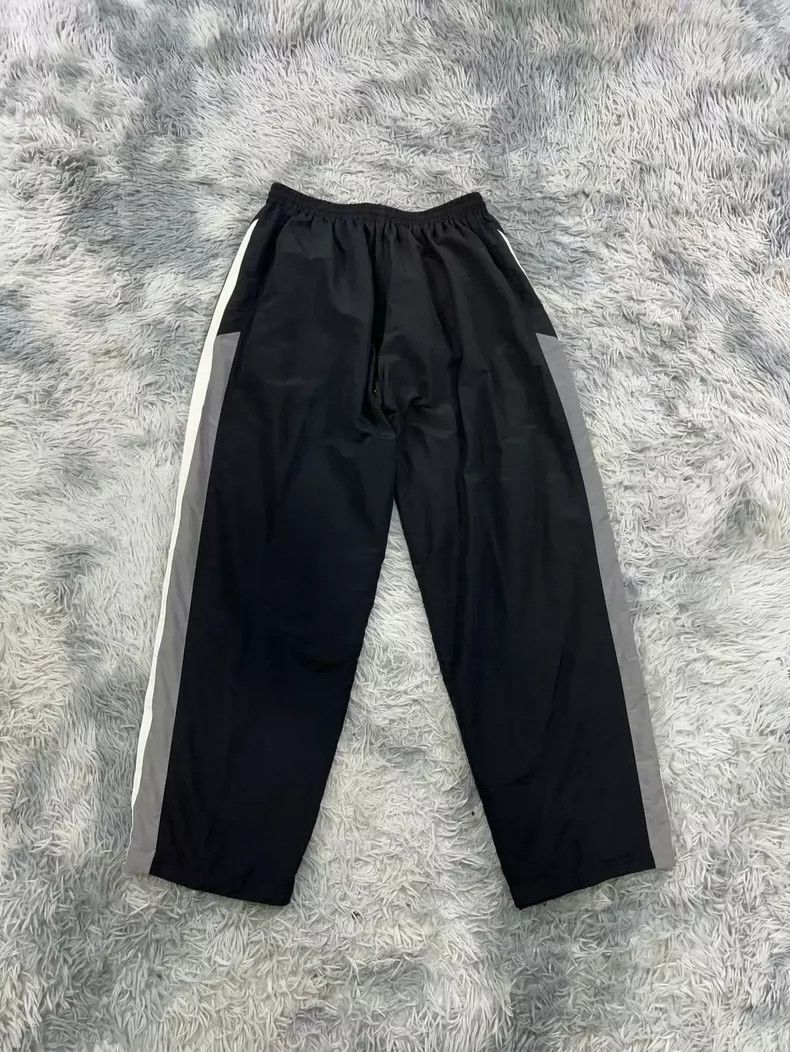 Balenciaga Balenciaga size 48 Logo embroidered side stripe elasticate Size US 32 / EU 48 - 2 Thumbnail