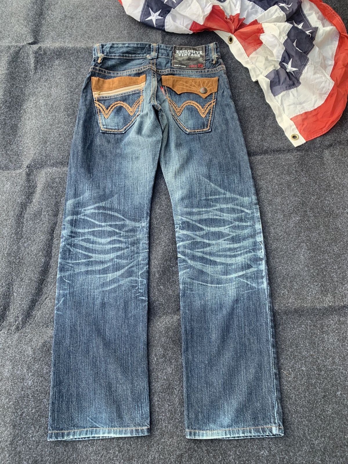 Edwin Edwin exclusive vintage leather pocket & nice faded blue. Size US 30 / EU 46 - 2 Thumbnail