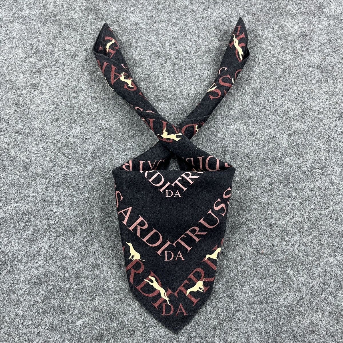 Trussardi × Vintage Trussardi Handkerchief / Bandana / Neckerchief B842 Size ONE SIZE - 3 Thumbnail