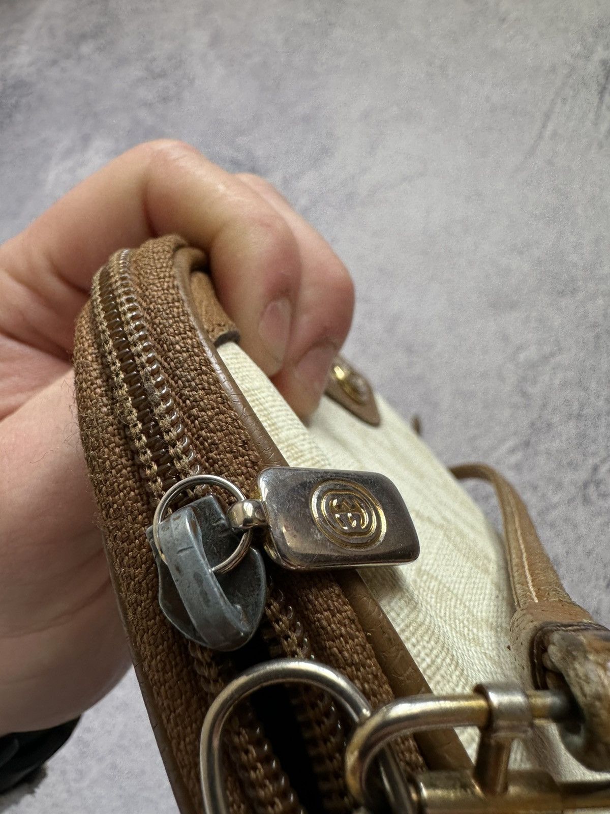 Gucci 80’s GUCCI GG Supreme Coated Canvas Zip Crossbody Bag Size ONE SIZE - 11 Thumbnail