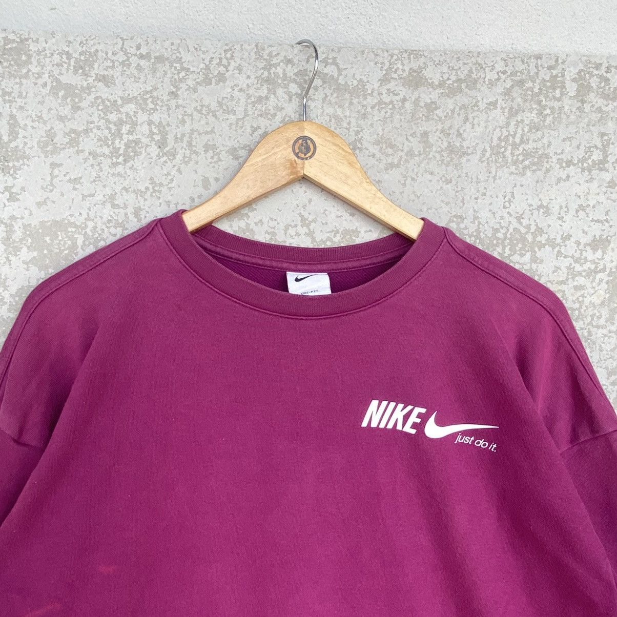 Other Vintage Nike Small Embroidered Crewneck Sweatshirt Purple Size US M / EU 48-50 / 2 - 4 Thumbnail