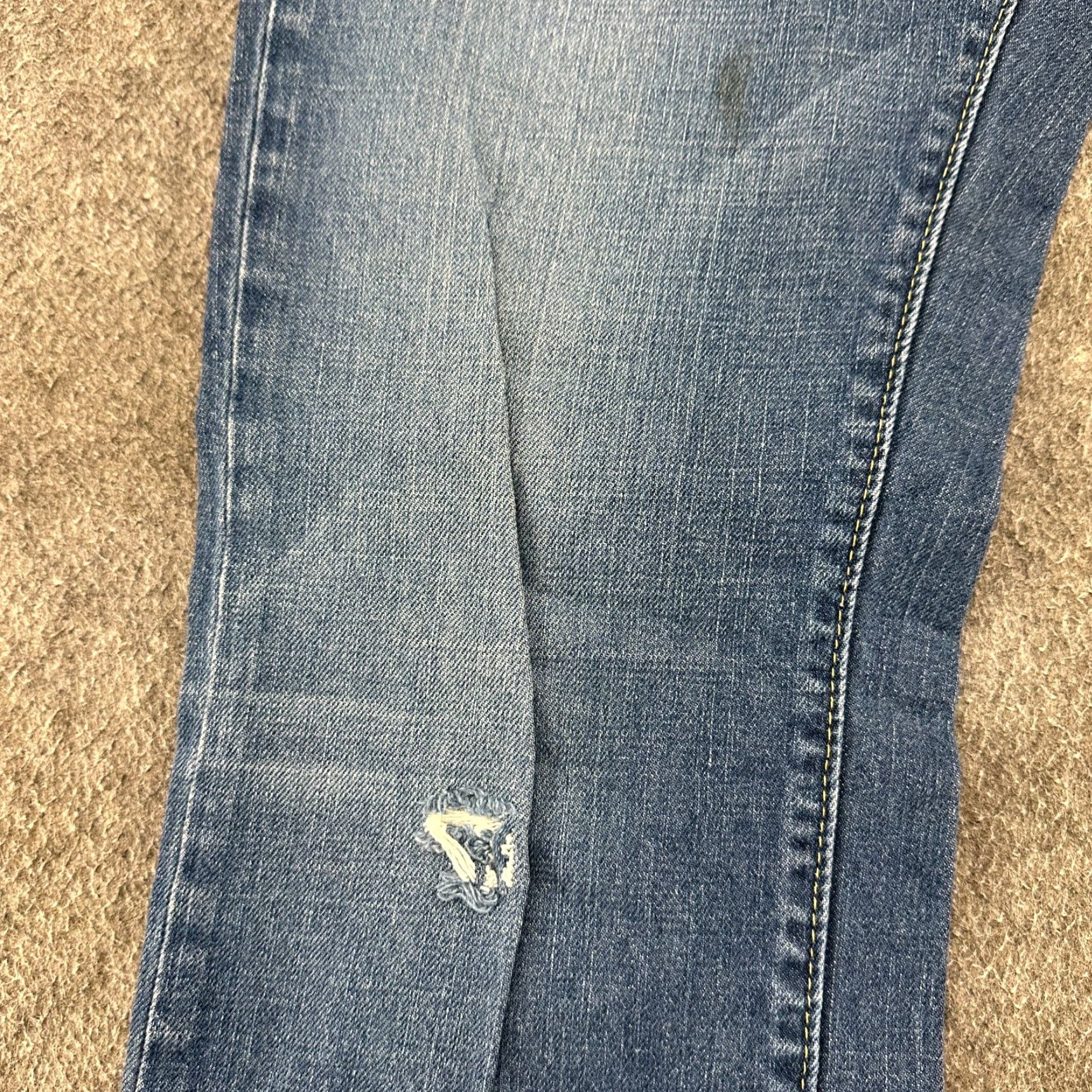 True Religion True Religion Jeans Mens 32x34 Ricky Relaxed Straight Medium Wash Distressed 5-Pocket Denim Jeans Mens Regular Size 32 Blue Size US 32 / EU 48 - 4 Thumbnail