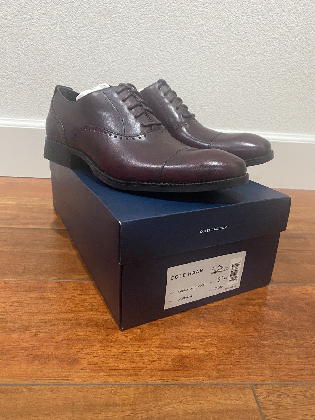 Cole Haan Cole Haan - Cap Toe Oxford - Cordovan - US 9.5 Size US 9.5 / EU 42-43 - 1 Thumbnail
