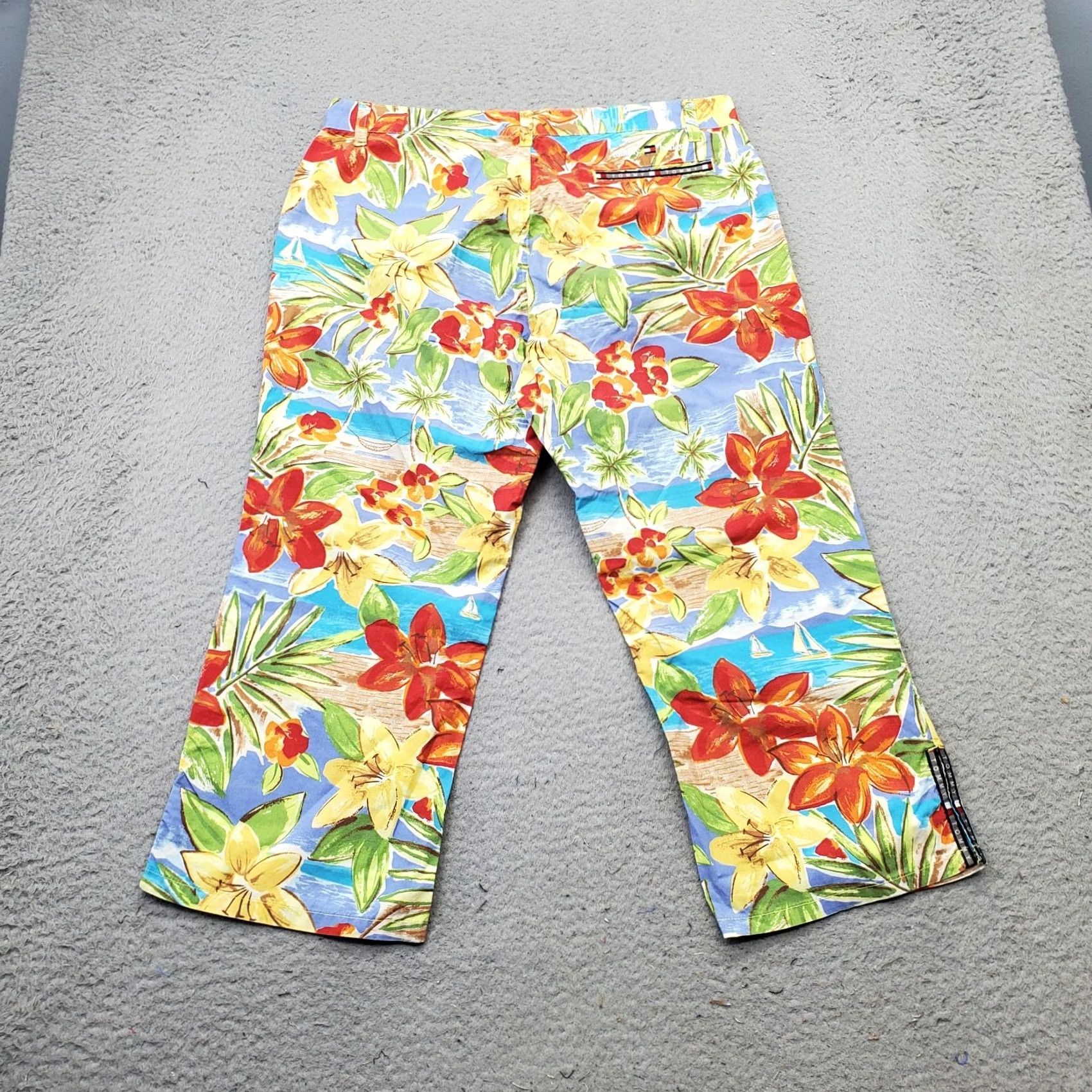 Tommy Hilfiger Tommy Hilfiger Capri Pants Womens 11 Multi Hawaiian Floral Cotton Straight Leg Size 32" / US 10 / IT 46 - 2 Thumbnail