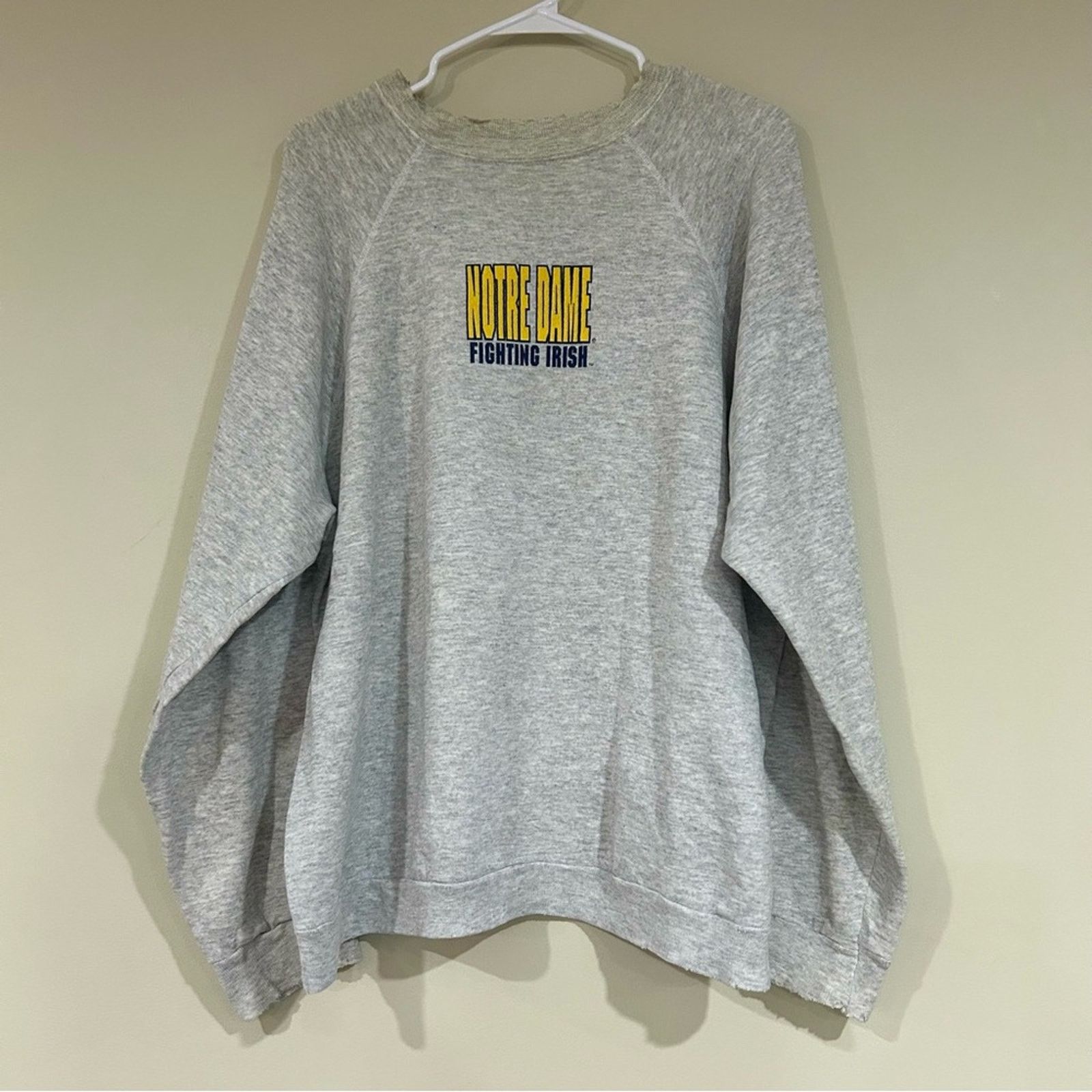 Other Vintage Notre Dame Fighting Irish Sweatshirt Size US XL / EU 56 / 4 - 1 Thumbnail