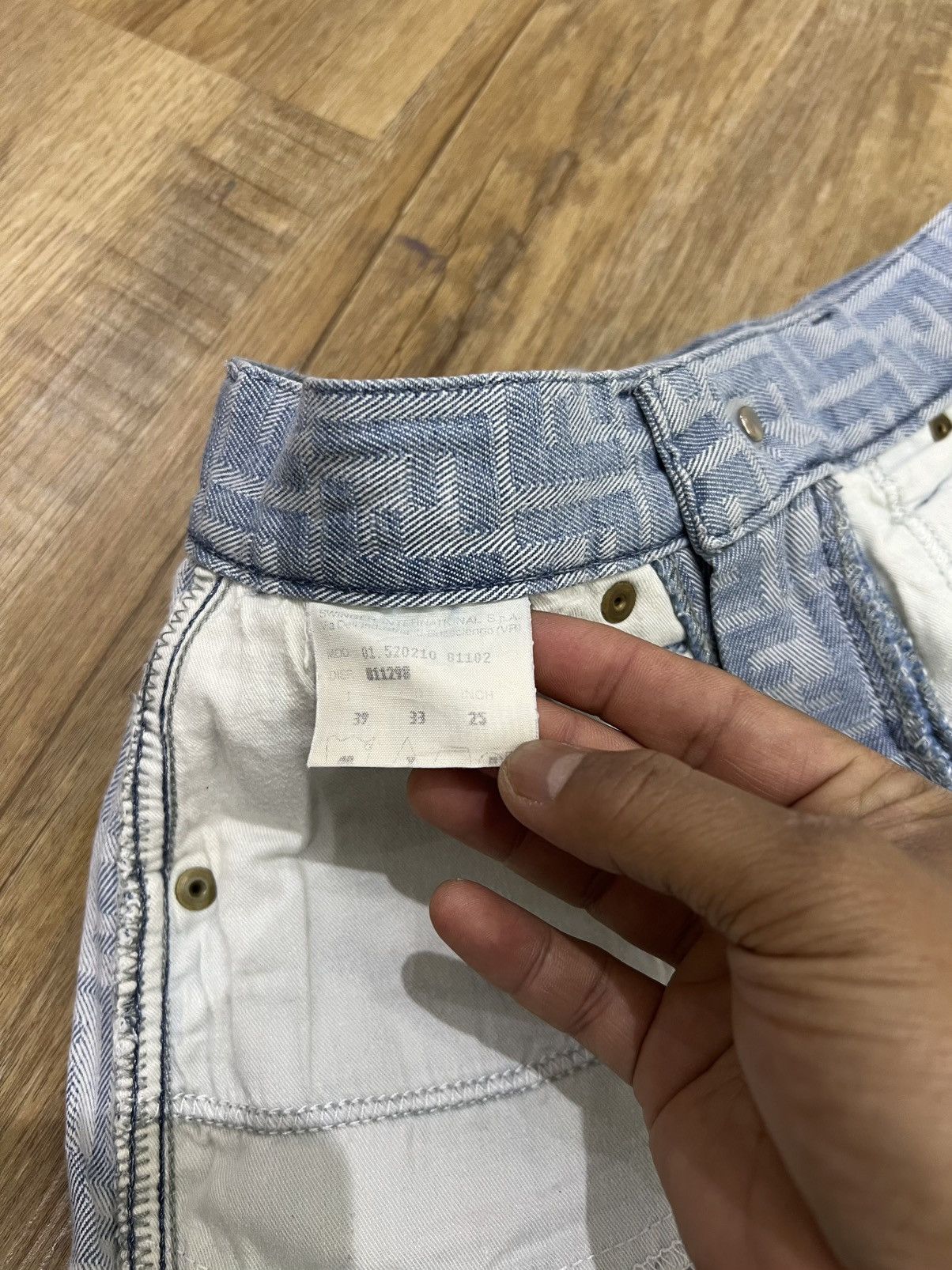 Fendi VINTAGE FENDI MONOGRAM ITALIAN DESIGNER JEANS DENIM Size 25" / US 0 / IT 36 - 6 Thumbnail