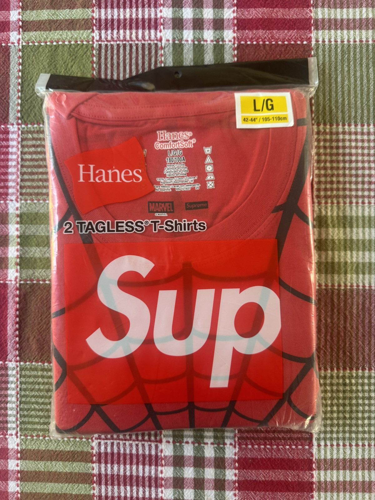 Hanes × Supreme Supreme Spiderman 2 Pack Hanes Red Tee Large Size US L / EU 52-54 / 3 - 1 Thumbnail