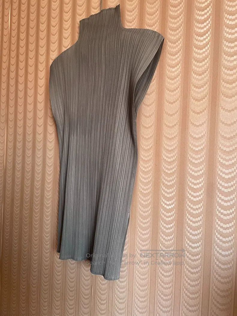 Issey Miyake Issey Miyake Gray Turtleneck Side Slit Pleated Tank Top Sh Size L / US 10 / IT 46 - 3 Thumbnail