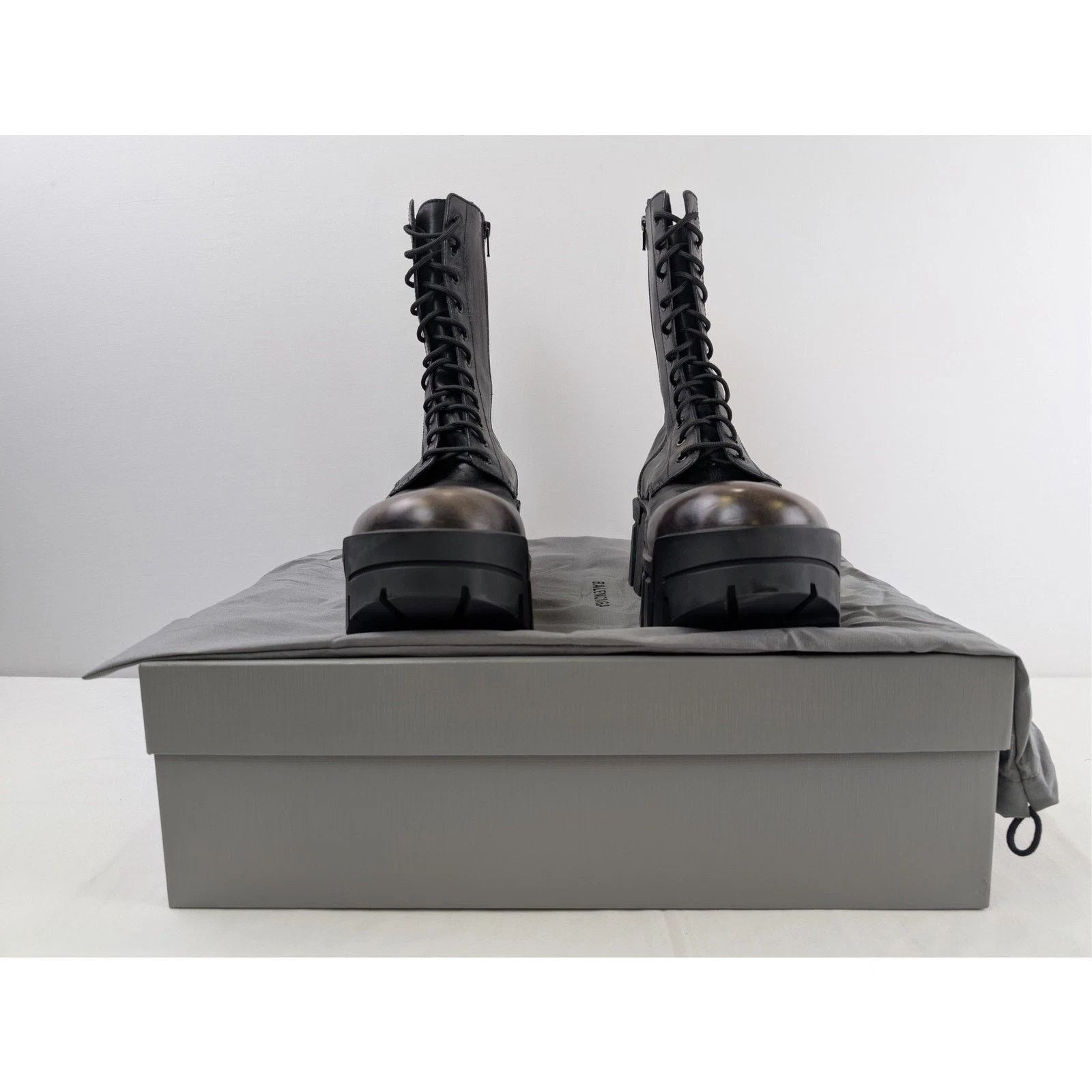 Balenciaga o1rshd1 Q:2 / Worn-out Effect Leather Bulldozer Laceup Boots Size US 11 / EU 44 - 15 Thumbnail