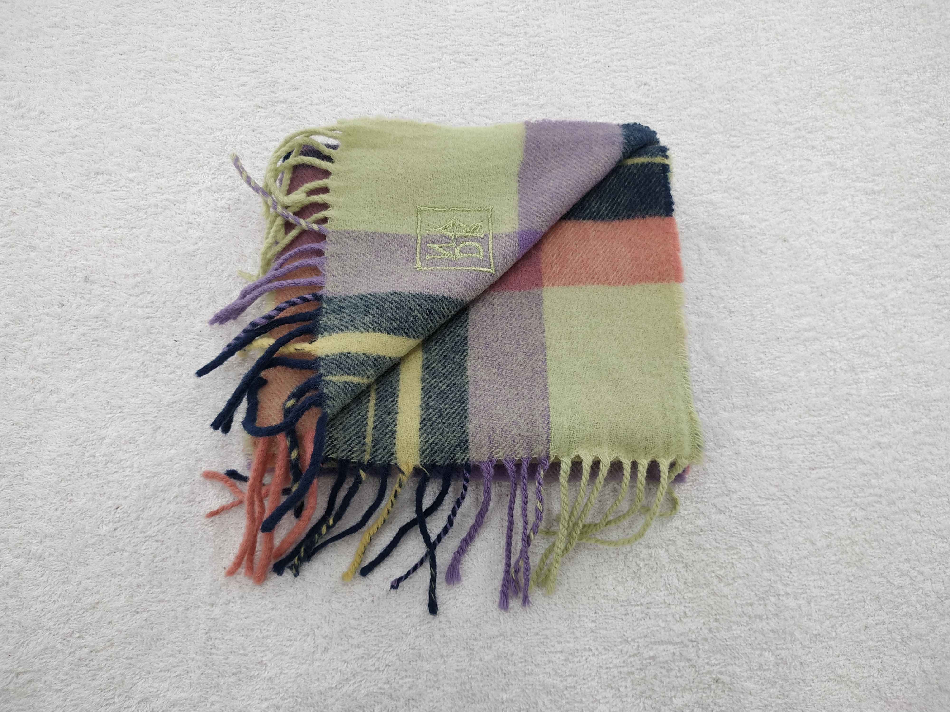 DKNY Vintage DKNY Wool Scarf/Muffler/Neckwear MF038 Size ONE SIZE - 4 Thumbnail