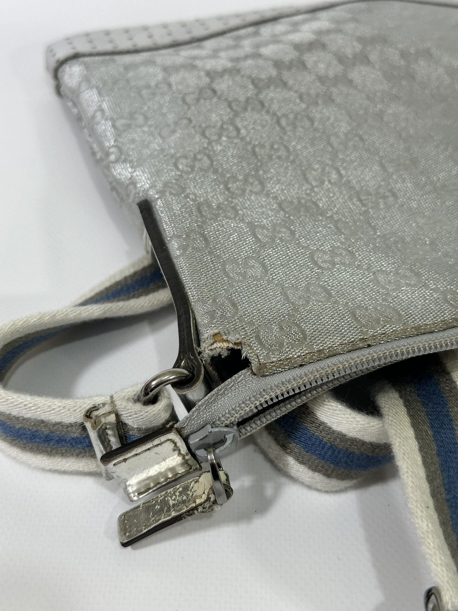 Gucci Gucci Messenger Bag GG Monogram Shiny Silver Leather Canvas Size ONE SIZE - 18 Thumbnail