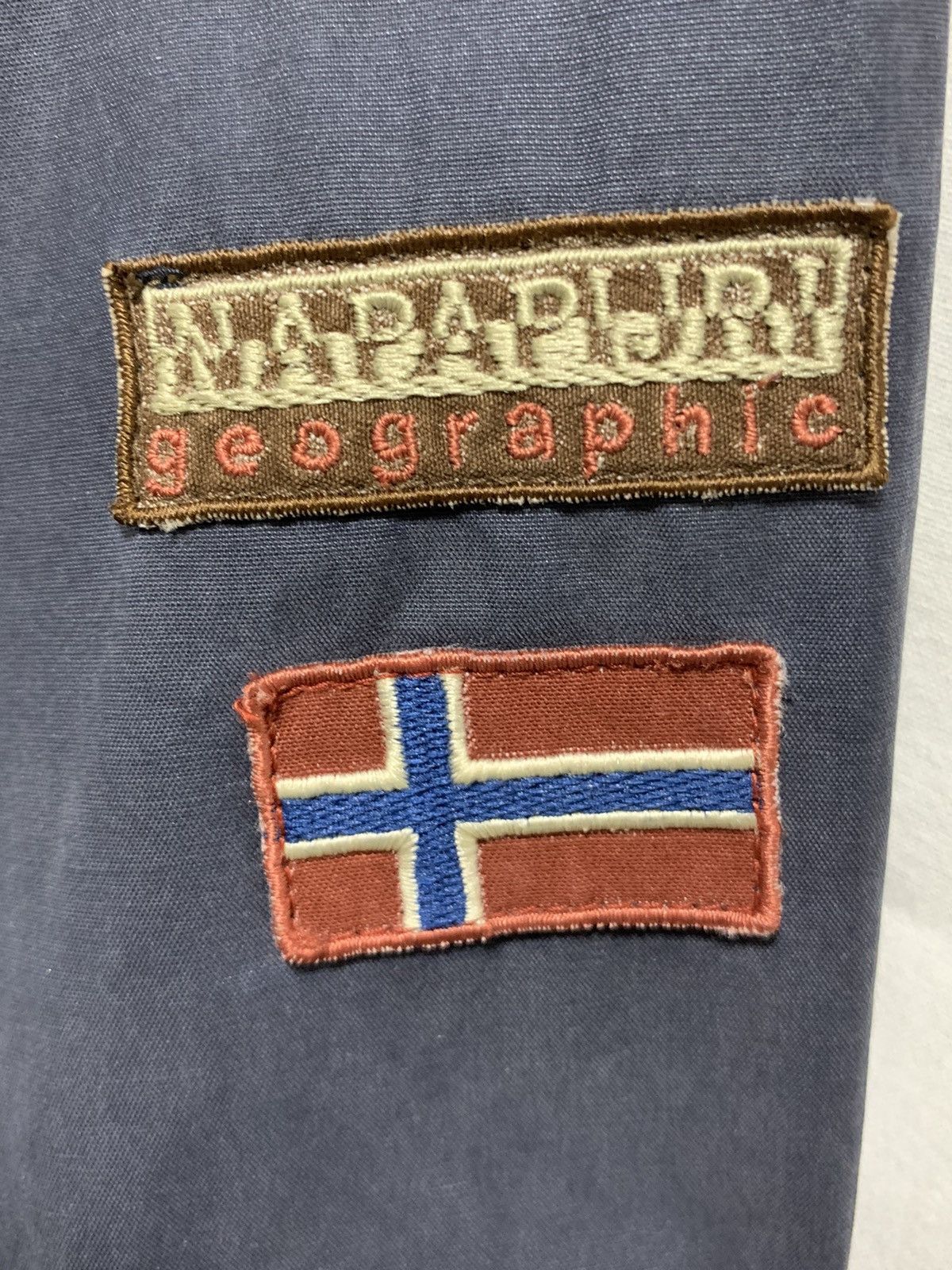 Napapijri Napapijri geography Size US XL / EU 56 / 4 - 4 Thumbnail