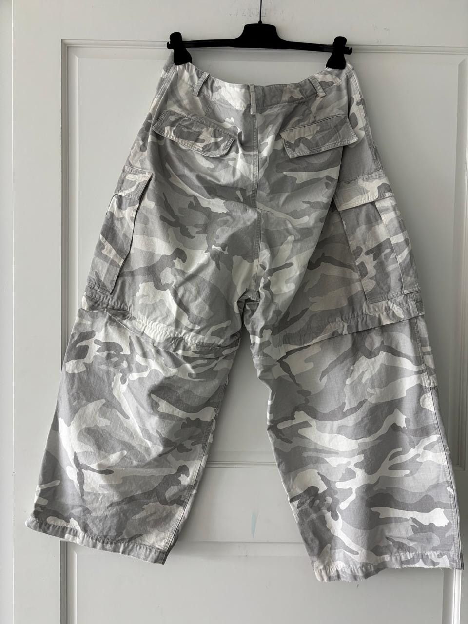 Balenciaga LARGE CARGO PANTS IN LIGHT GREY Size US 30 / EU 46 - 2 Thumbnail