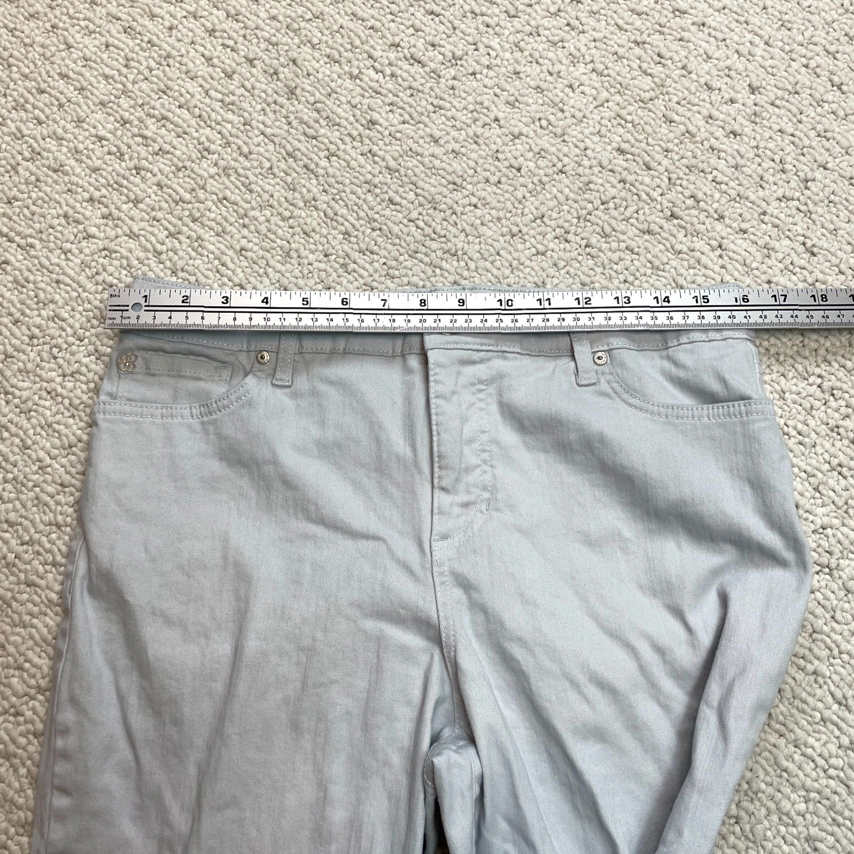 Vintage Bandolino Jeans Womens 12S Short Gray Mandie Flat Front Straight Leg High Rise Size 34" / US 12 / IT 48 - 5 Thumbnail