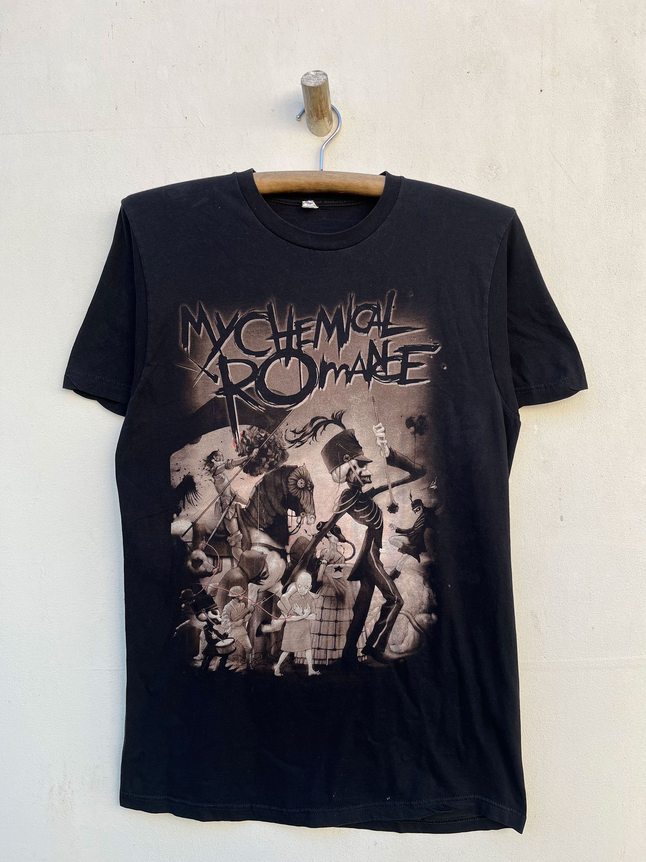 Band Tees Vintage My Chemical Romance American Rock Emo Pop Punk Size US M / EU 48-50 / 2 - 1 Thumbnail