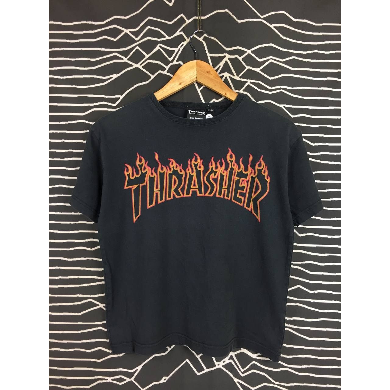 Thrasher × Vintage Thrasher Skateboard Magazine Fire Flame Skate Tee Size 150 Size US S / EU 44-46 / 1 - 1 Thumbnail