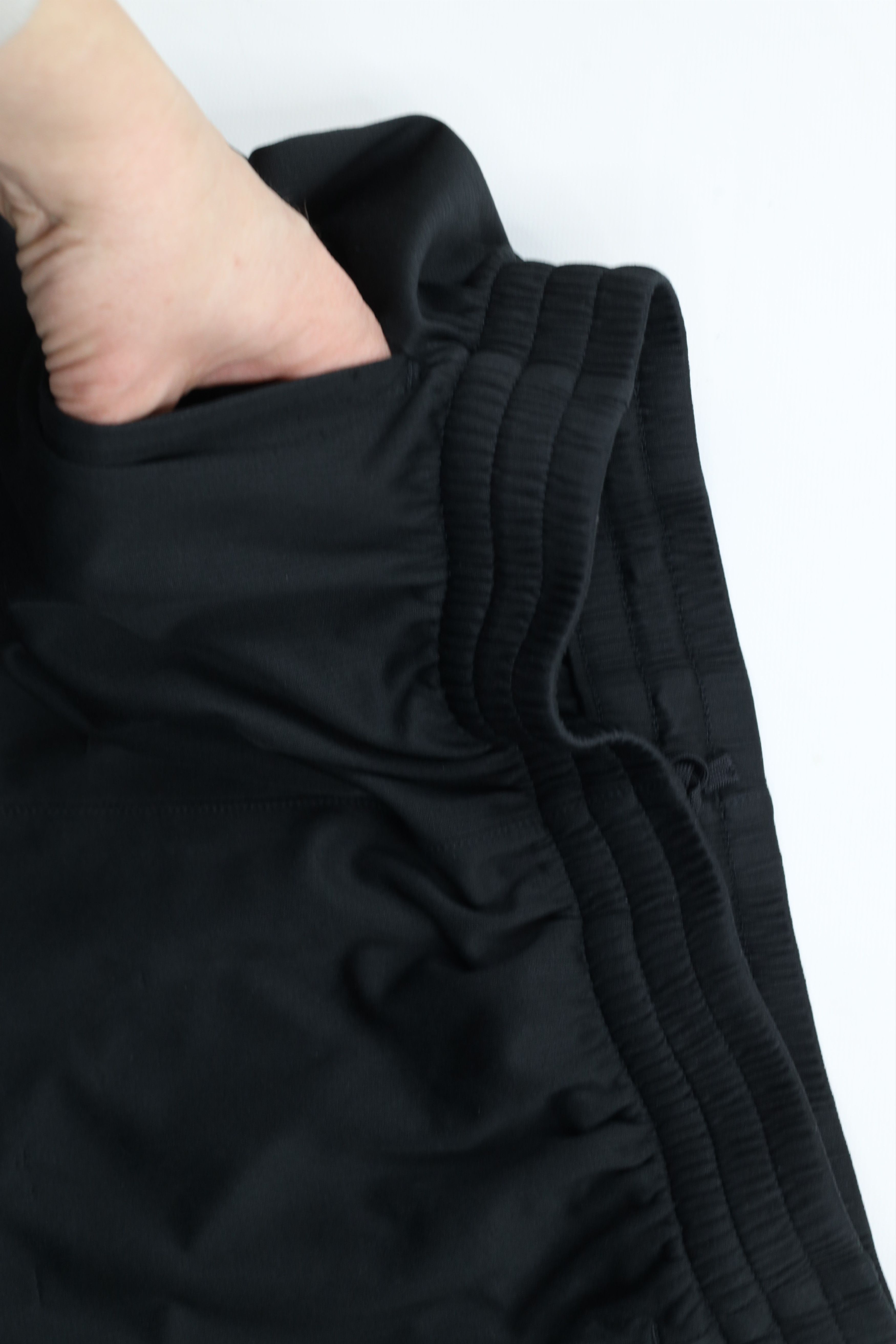 Adidas × Vintage Vintage Y2K Adidas Spell Out Running Jogging Soccer Shorts Size US 30 / EU 46 - 7 Thumbnail