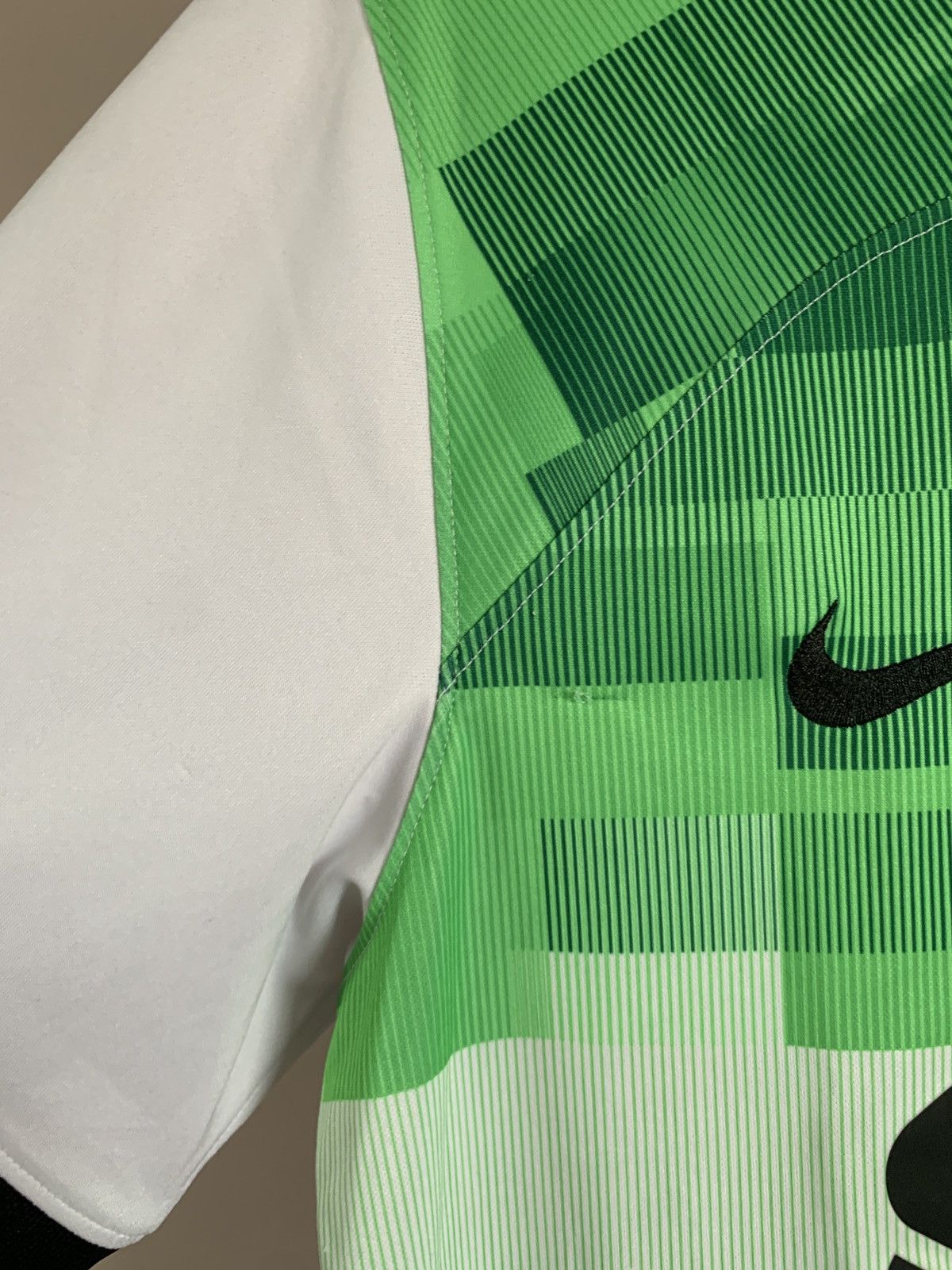 Nike Liverpool Away Football Shirt Nike Soccer Jersey Size M Size US M / EU 48-50 / 2 - 13 Thumbnail