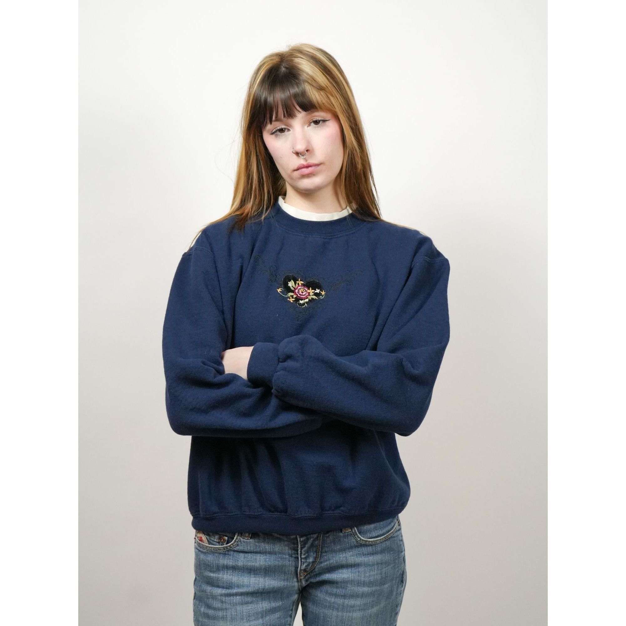 Other Vintage 90s Flower Heart Embroidered Navy Crewneck Size M / US 6-8 / IT 42-44 - 1 Thumbnail