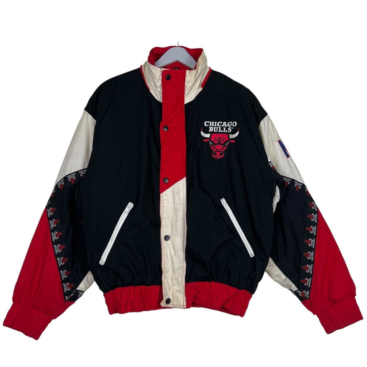 🔥 ARCHIVES VINTAGE CHICAGO BULLS PRO PLAYER BY DANIEL YOUNG