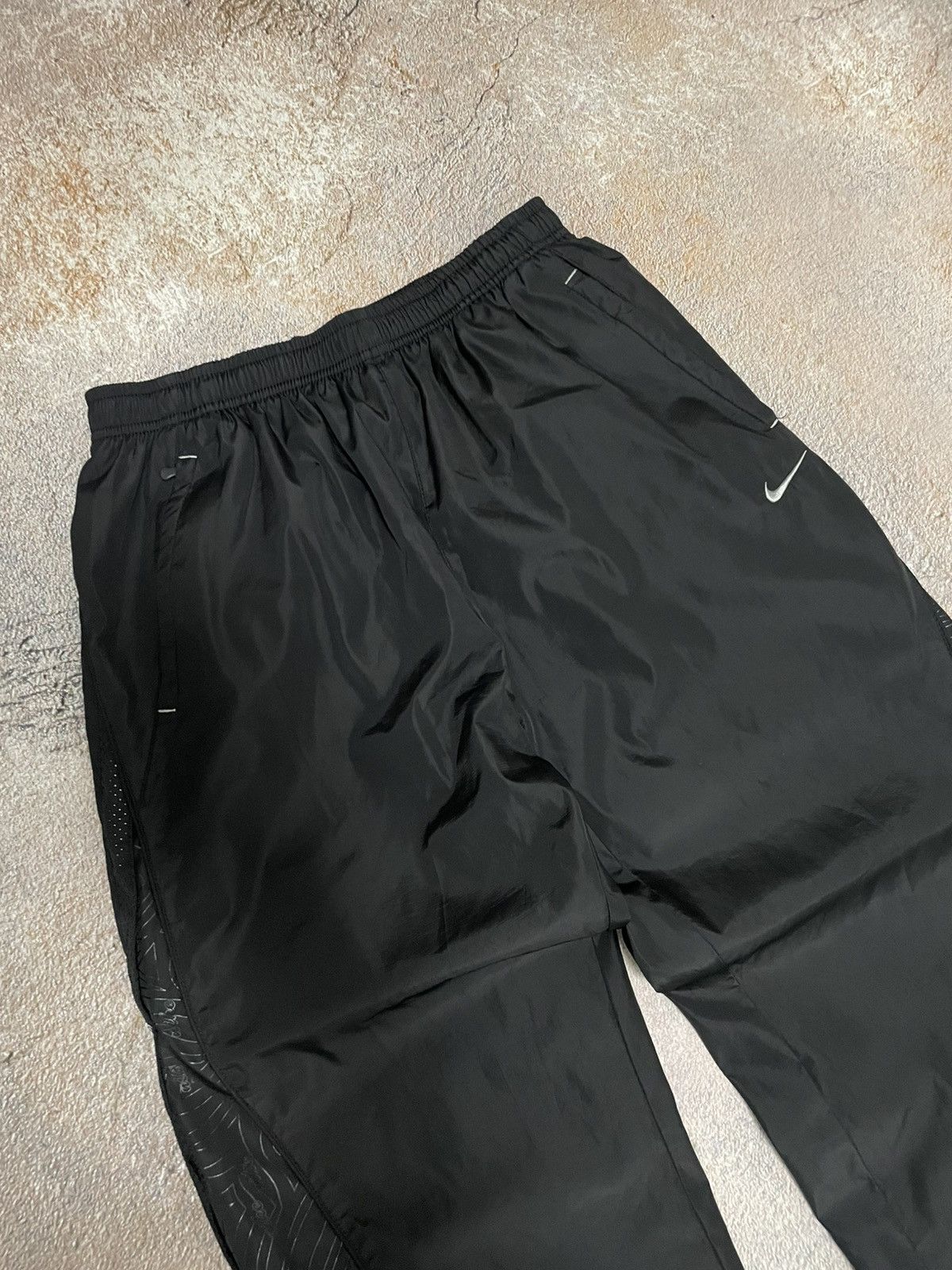 Nike Vintage Nike Small Swoosh Nylon Boxy Black Track Pants Size US 30 / EU 46 - 3 Thumbnail