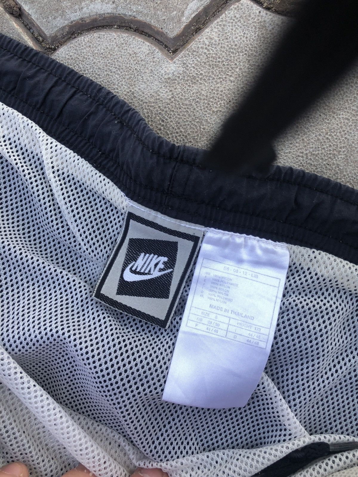 Vintage Vintage Nylon Nike Big Swoosh Y2K Short Size US 32 / EU 48 - 5 Thumbnail