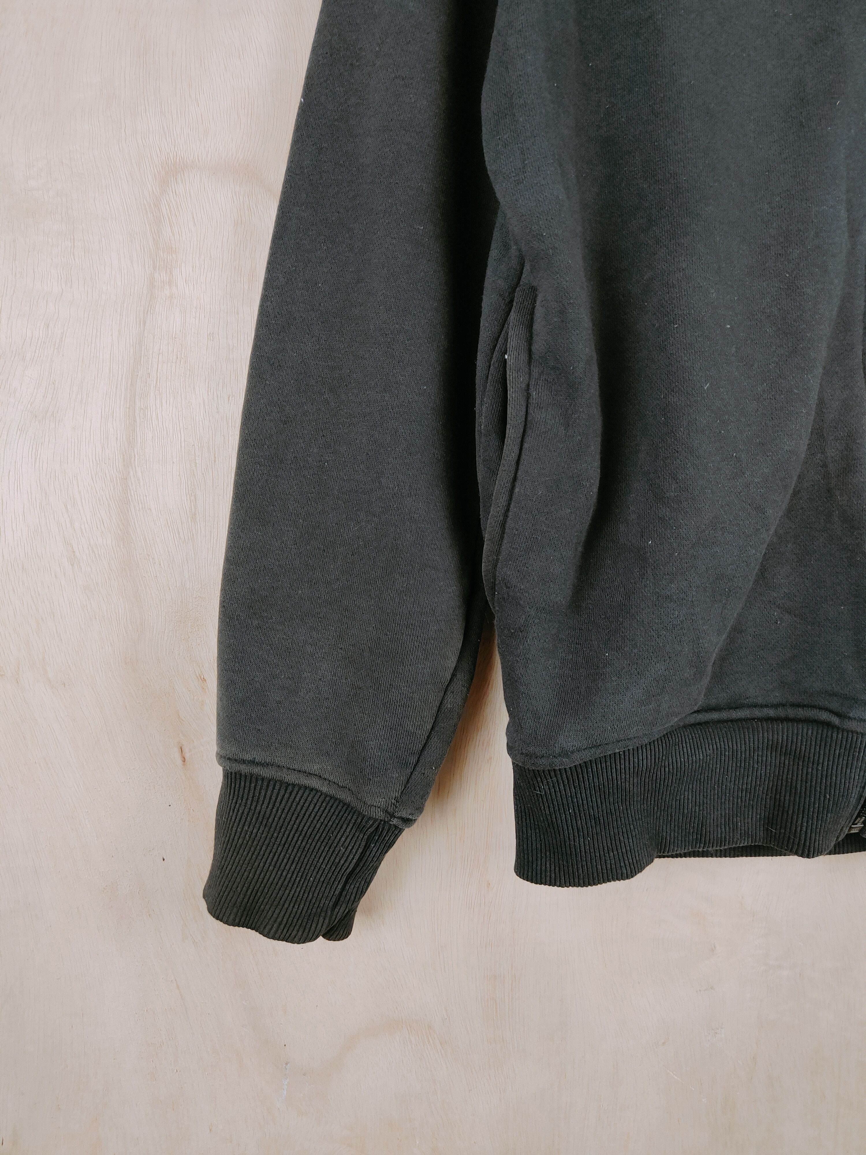 Airwalk Airwalk vintage Black Faded Sweaters #S2597 Size US M / EU 48-50 / 2 - 4 Thumbnail