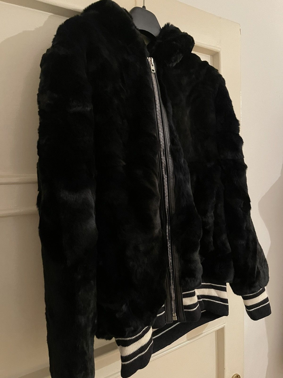 Givenchy Givenchy Riccardo Tisci Lapin Rabbit Fur size L Size L / US 10 / IT 46 - 3 Thumbnail