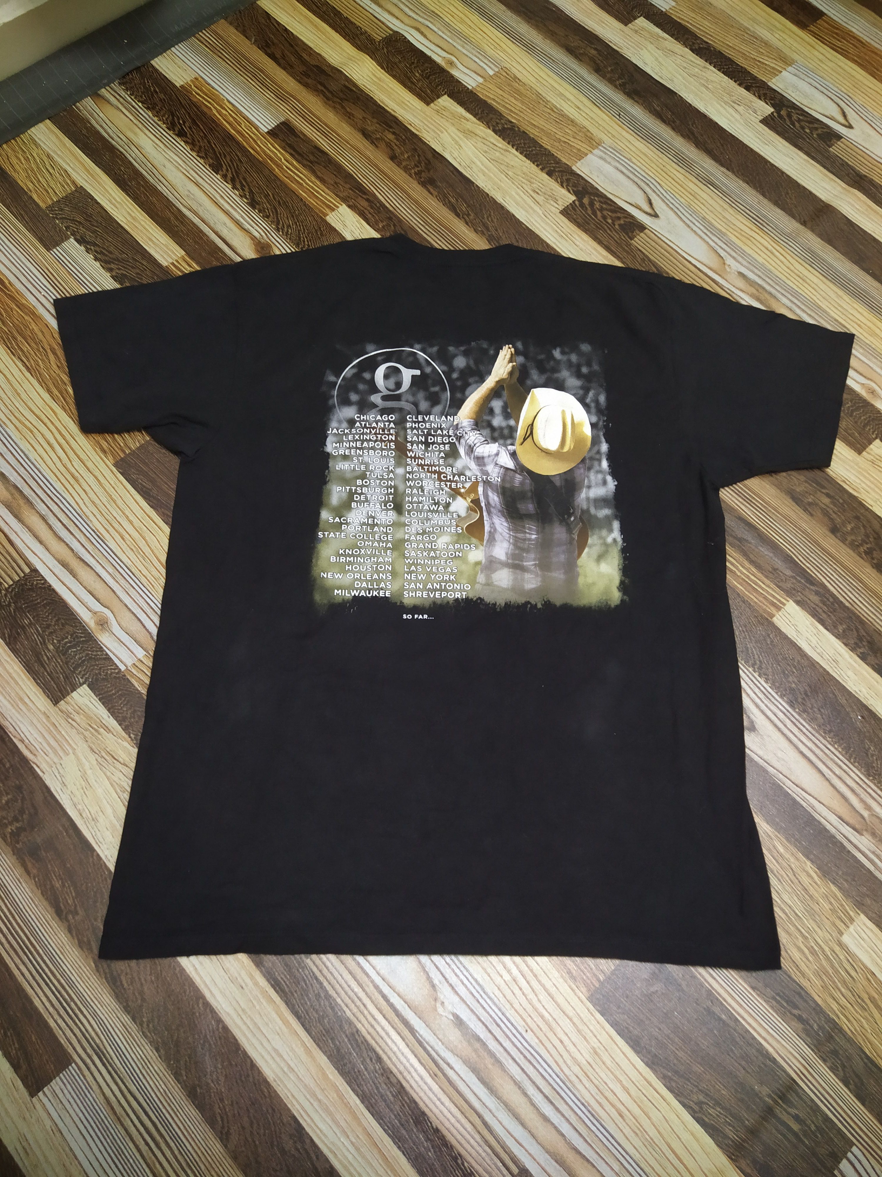 Band Tees Garth Brooks Country Singer vintage Tshirt Size US XL / EU 56 / 4 - 2 Thumbnail