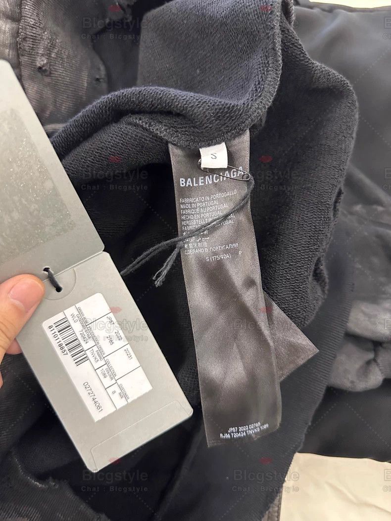 Balenciaga Balenciaga Tape Distressed Worn Dirty Zip-Up Hoodie Size US S / EU 44-46 / 1 - 6 Thumbnail