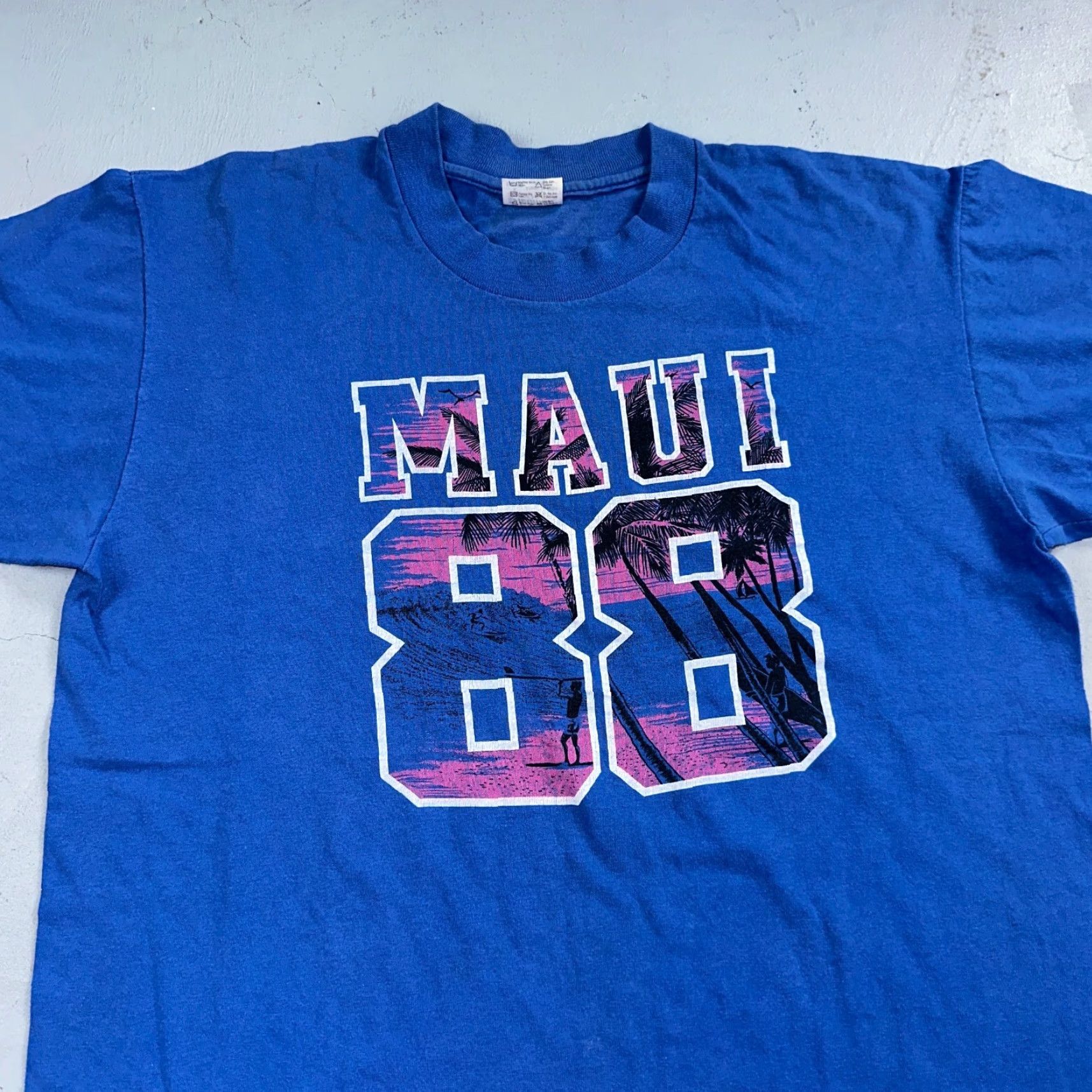 Vintage VINTAGE Maui 1988 Hawaii 80s T Shirt Blue Stedman Large 88 Crew Neck Short Sleeve White Men T-Shirt Casual Graphic Print 70s 80s 90s Size US L / EU 52-54 / 3 - 5 Thumbnail