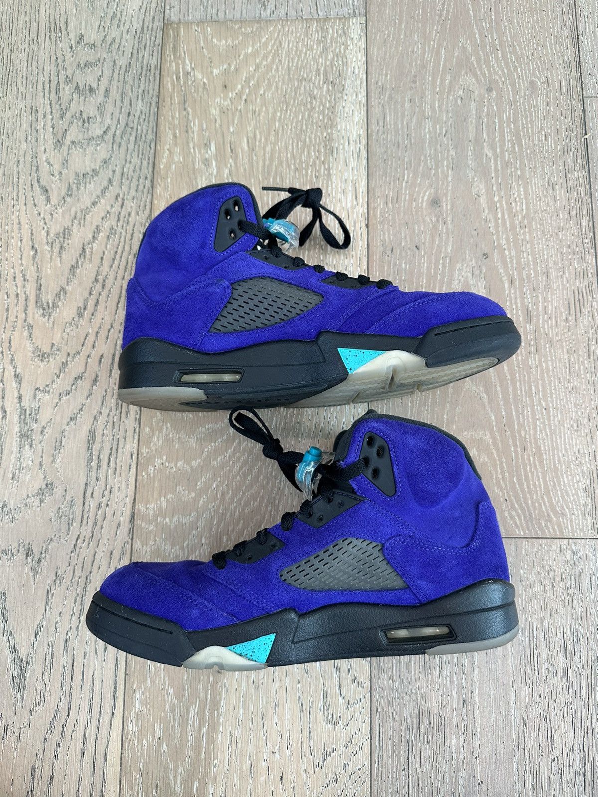 Jordan Brand Jordan 5 Retro Alternate Grape Size US 8.5 / EU 41-42 - 5 Thumbnail