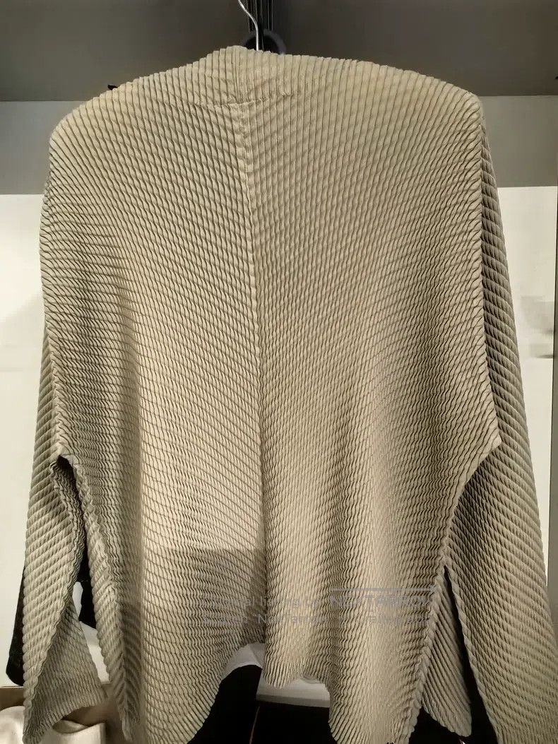 Issey Miyake Issey Miyake Fish Scale Cardigan Size M / US 6-8 / IT 42-44 - 2 Thumbnail