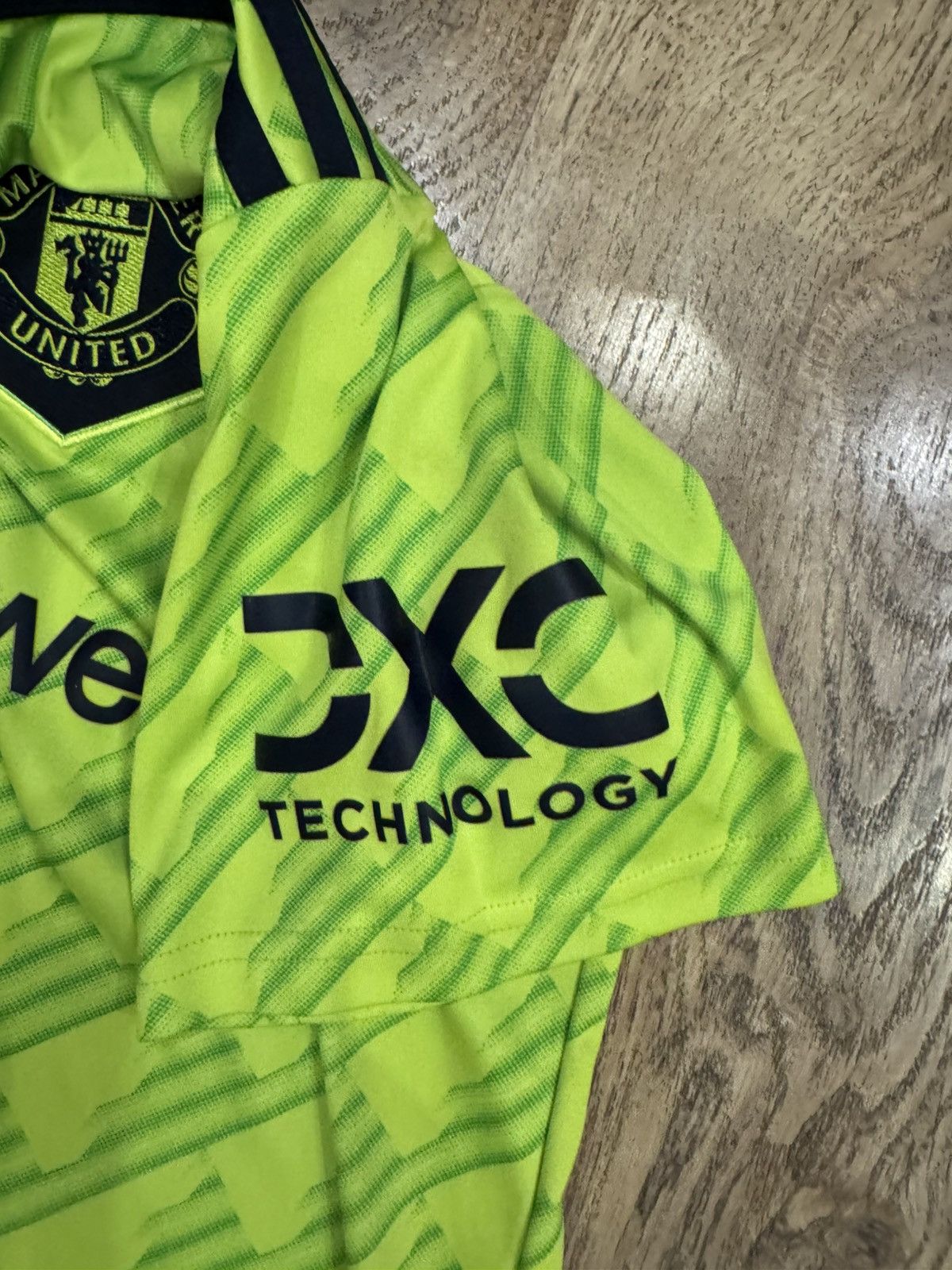 Adidas MANCHESTER UNITED 2022 2023 FOOTBALL JERSEY ADIDAS HE2981 L Size US L / EU 52-54 / 3 - 10 Thumbnail