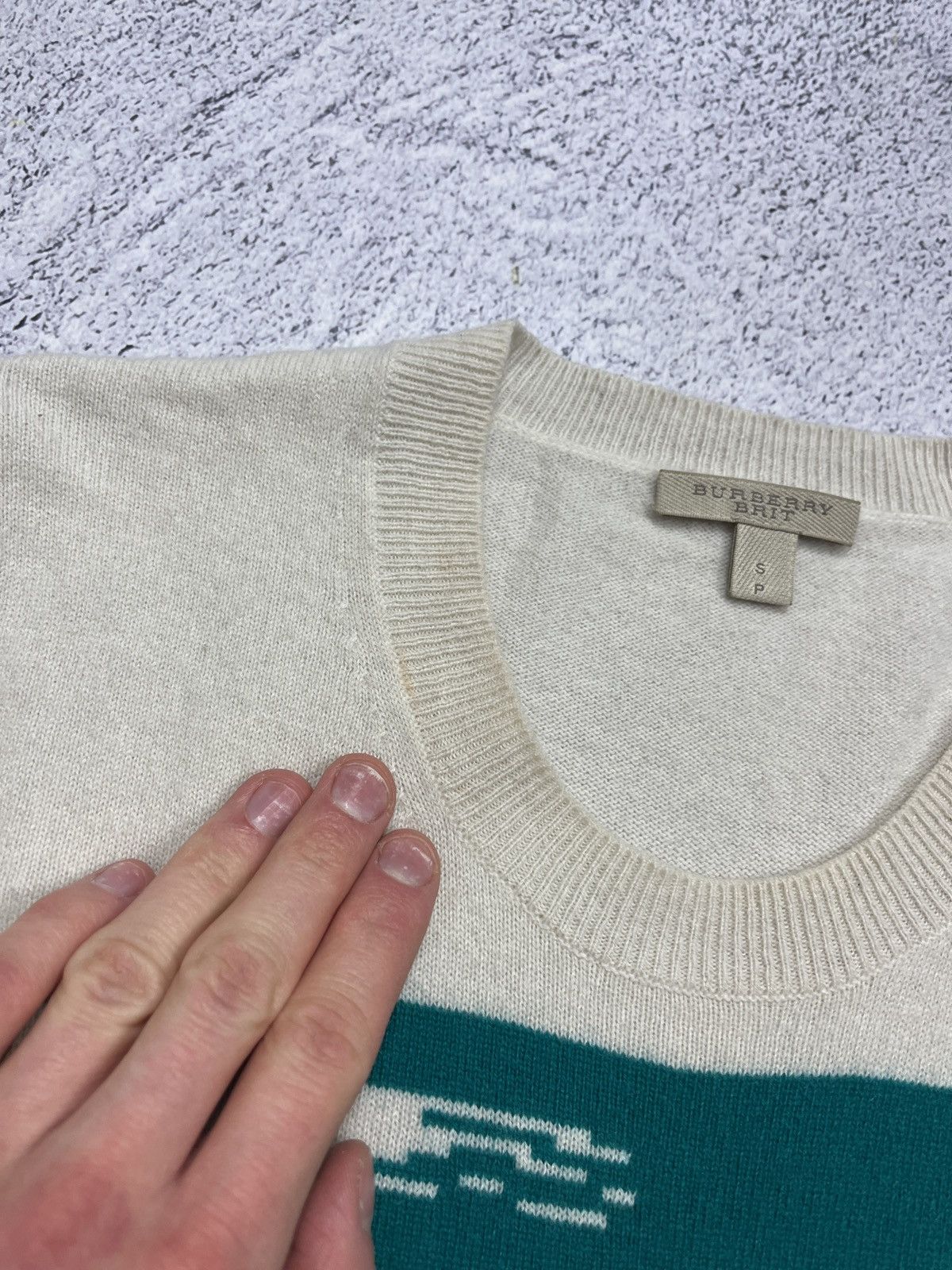 Burberry Burberry Brit Cashmere Big Logo Graphic Women's Sweater Size S / US 4 / IT 40 - 10 Thumbnail