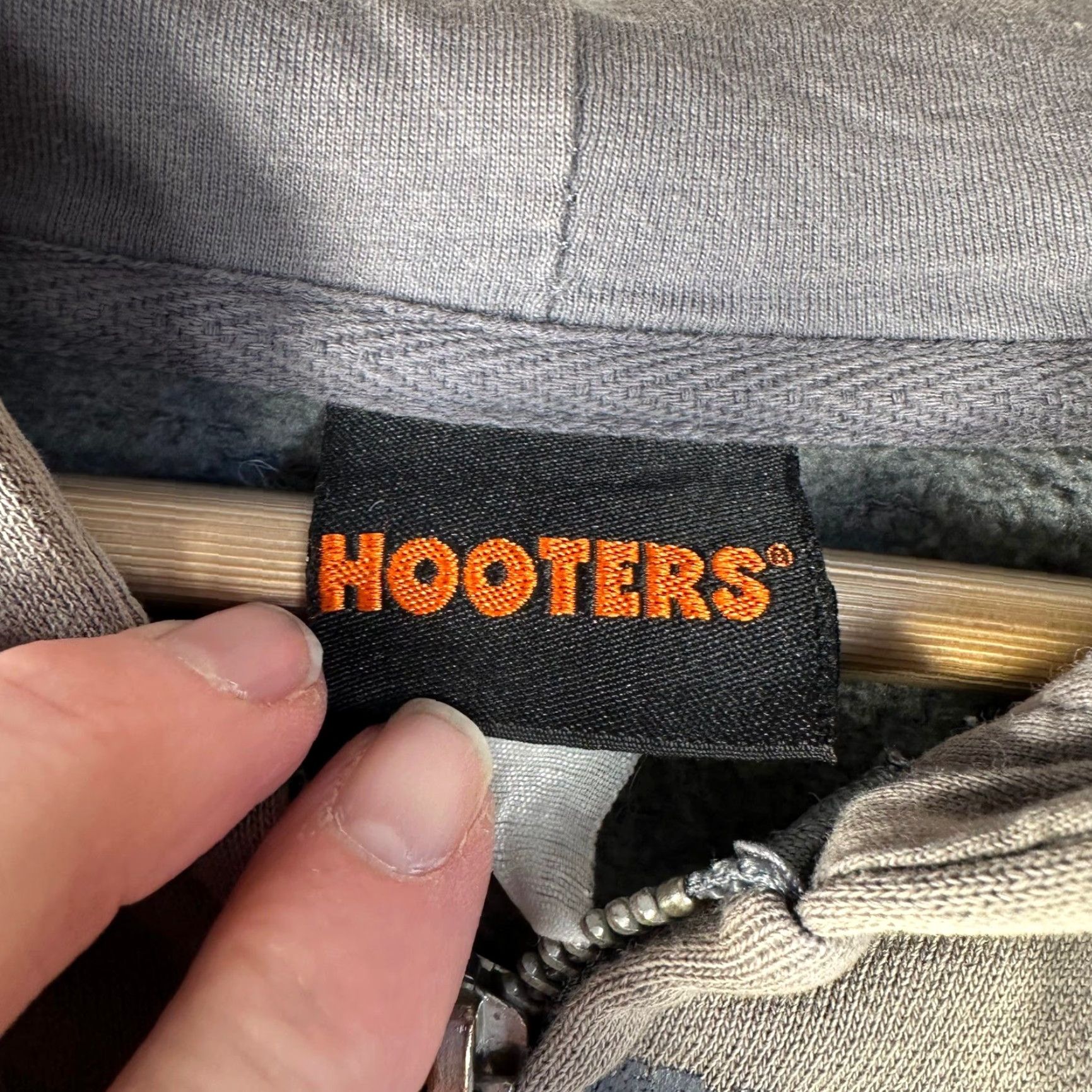 J Brand VINTAGE Hooters Hoodie Mens Full Zip Gray Sun Faded Distressed Graphic Sweatshirt XL Size US XL / EU 56 / 4 - 7 Thumbnail