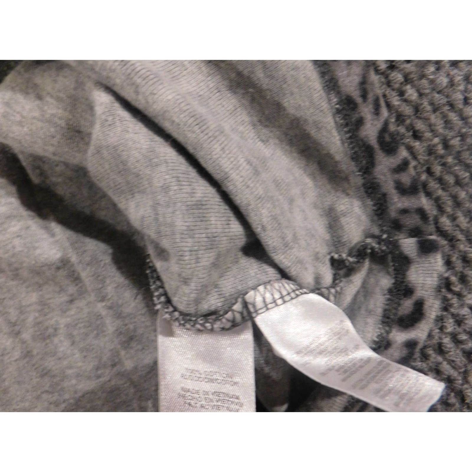Jones New York Jones New York Blouse Top Large Gray Pullover Women Casual Animal Print Stretch Crew Neck Size L / US 10 / IT 46 - 5 Thumbnail