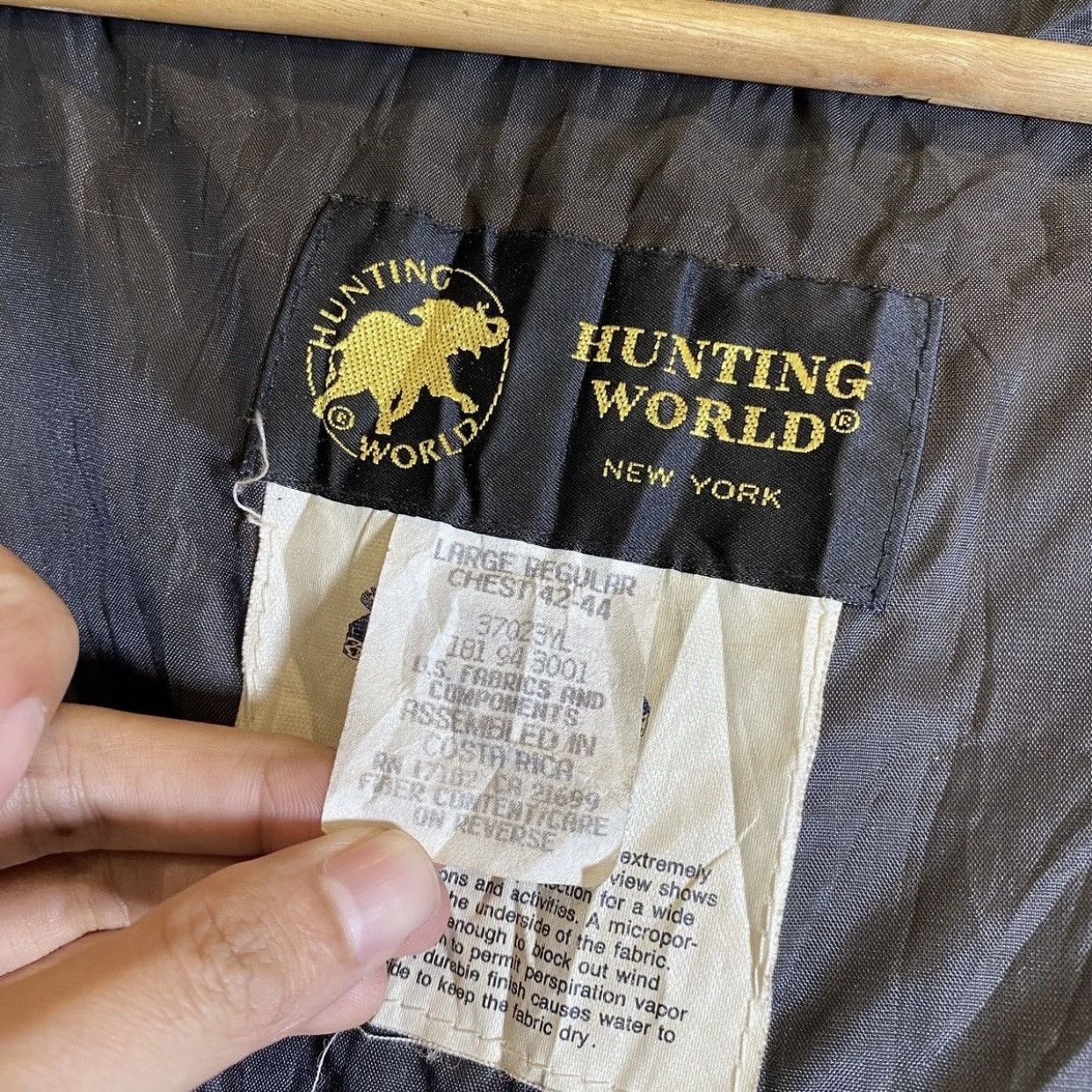 Vintage Vintage Hunting World Logo Patches Light Jacket Size US L / EU 52-54 / 3 - 16 Thumbnail