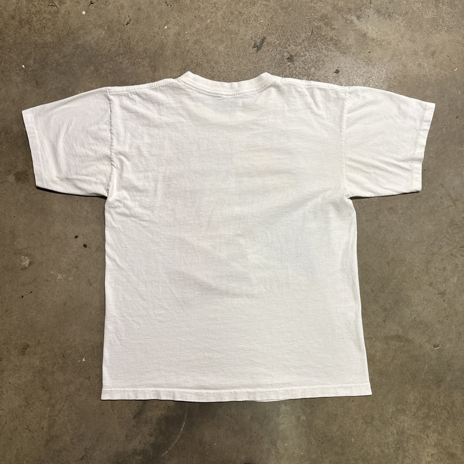 Vintage Vintage One Race Human Shirt Mens Large White 90s Art Size US L / EU 52-54 / 3 - 6 Thumbnail