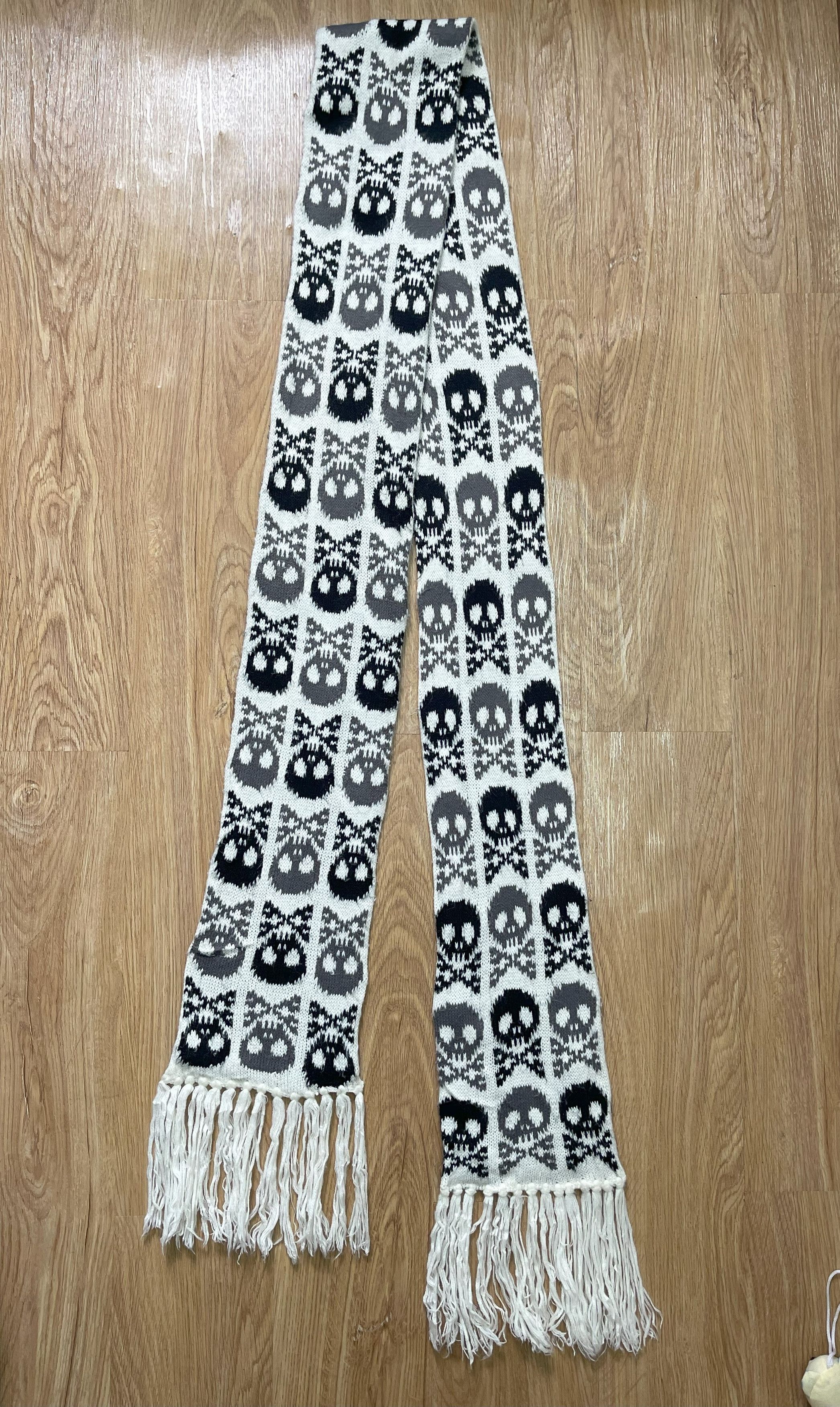 Vintage Vintage Skulls Scarf / Muffler / Accessories - 6032 Size ONE SIZE - 2 Thumbnail