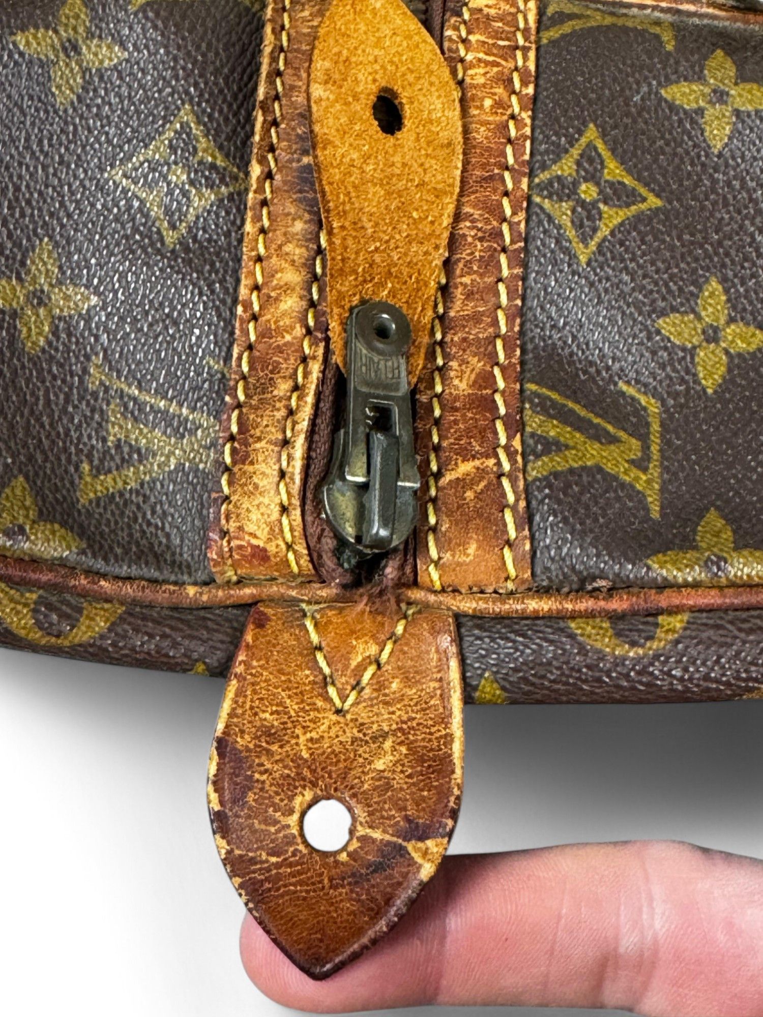 Louis Vuitton Louis Vuitton - Sax Pool 35 Monogram Leather Brown Vintage Size ONE SIZE - 3 Thumbnail