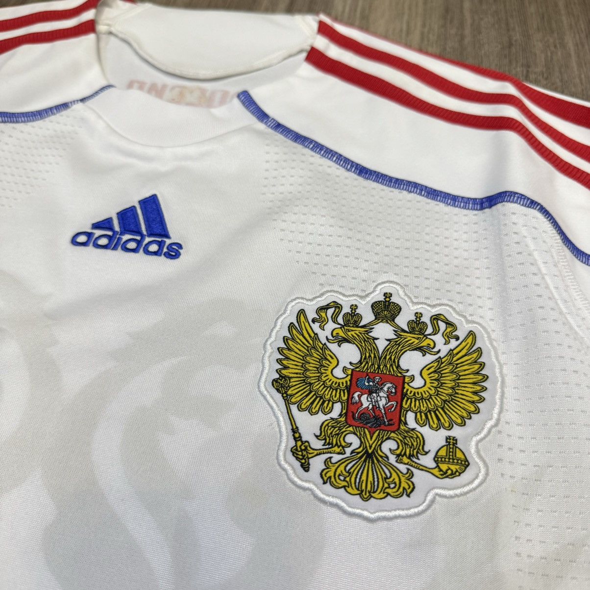 Adidas Russia 09/10 away shirt Size US L / EU 52-54 / 3 - 3 Thumbnail
