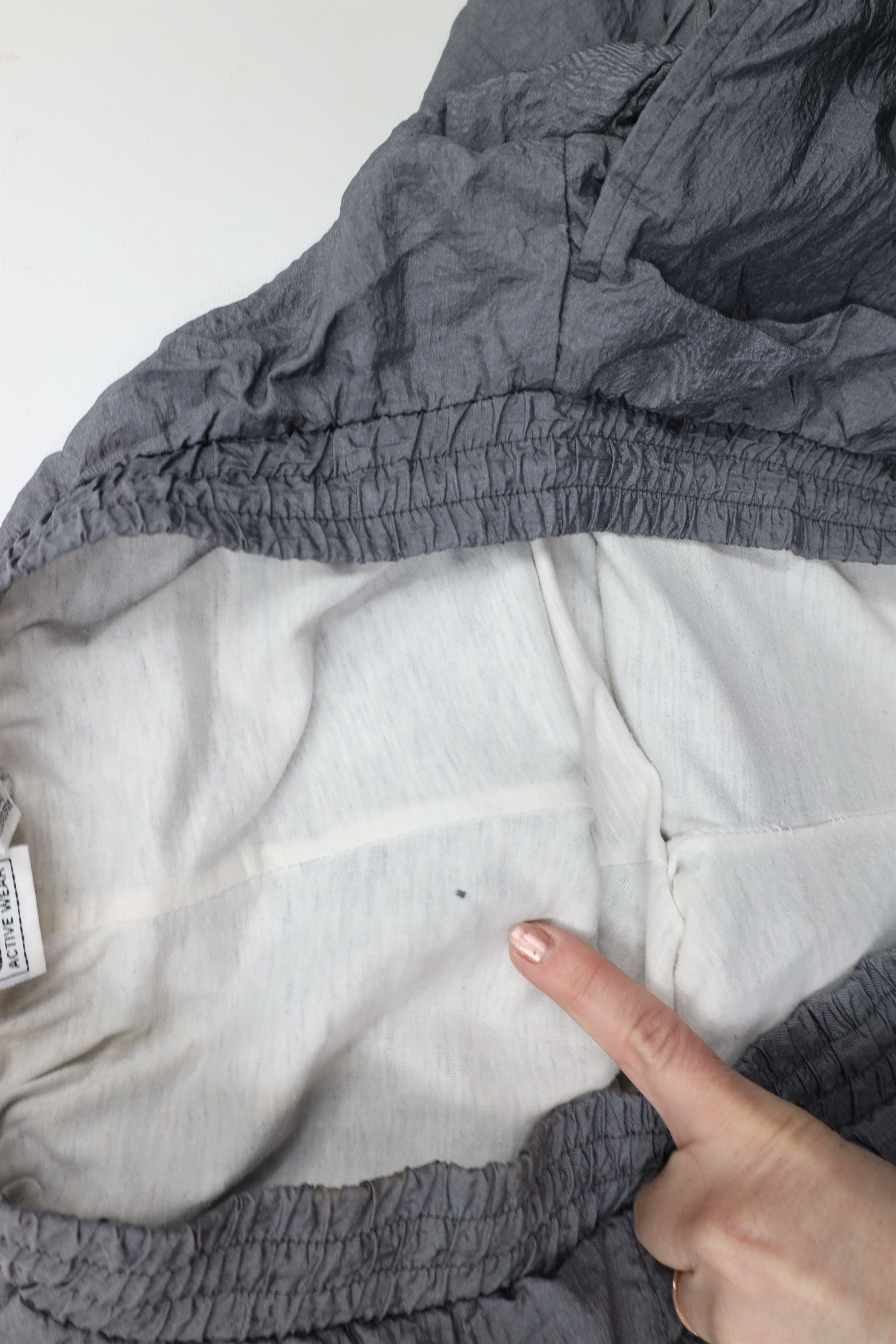 Vintage Vintage 90s Streetwear Lined Windbreaker Jogger Pants Silver Size US 38 / EU 54 - 10 Thumbnail