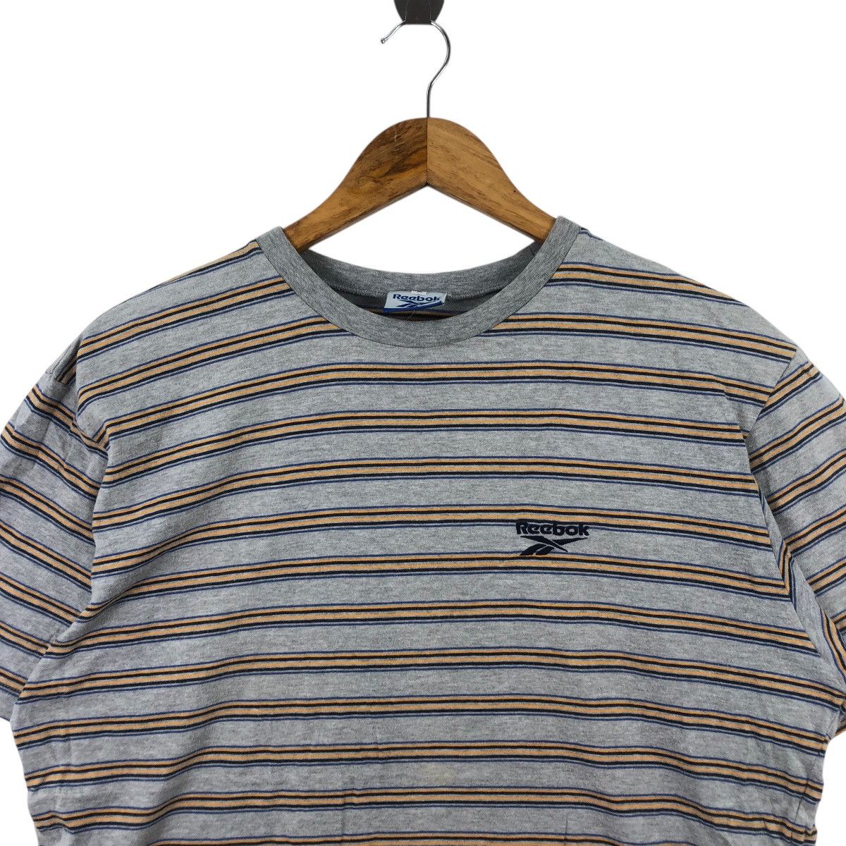 Reebok Vintage REEBOK SPORTSWEAR Embroidered Logo Tee Shirt Top Size US L / EU 52-54 / 3 - 2 Thumbnail