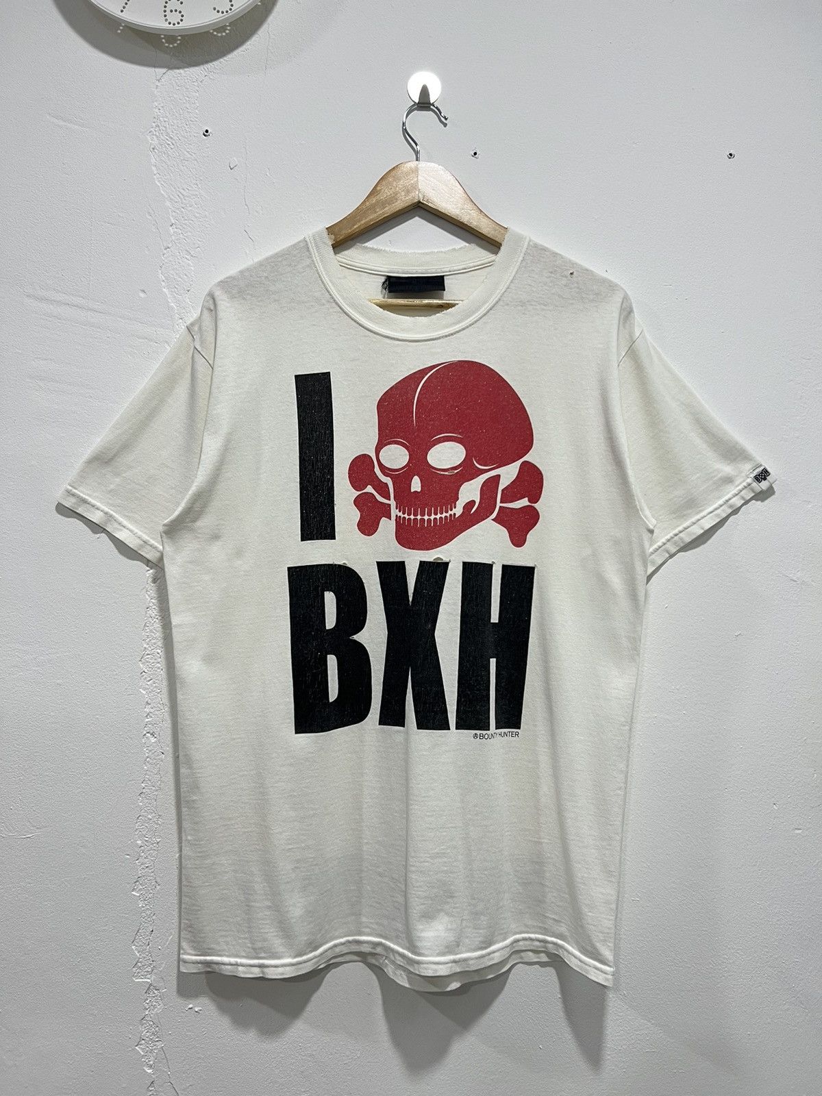 Vintage Bounty Hunter Iconic Tshirt